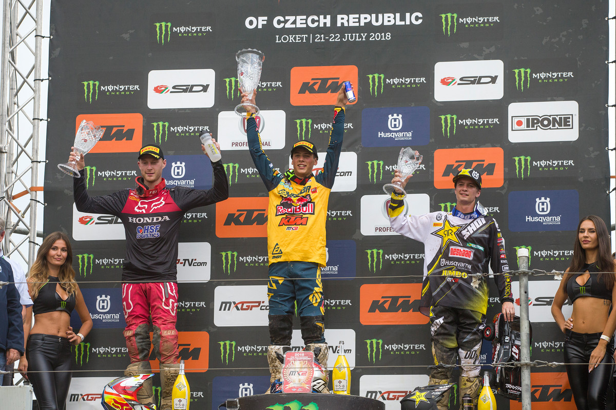 Prado (center) took the points lead after going 3-1 for the overall win at Loket.