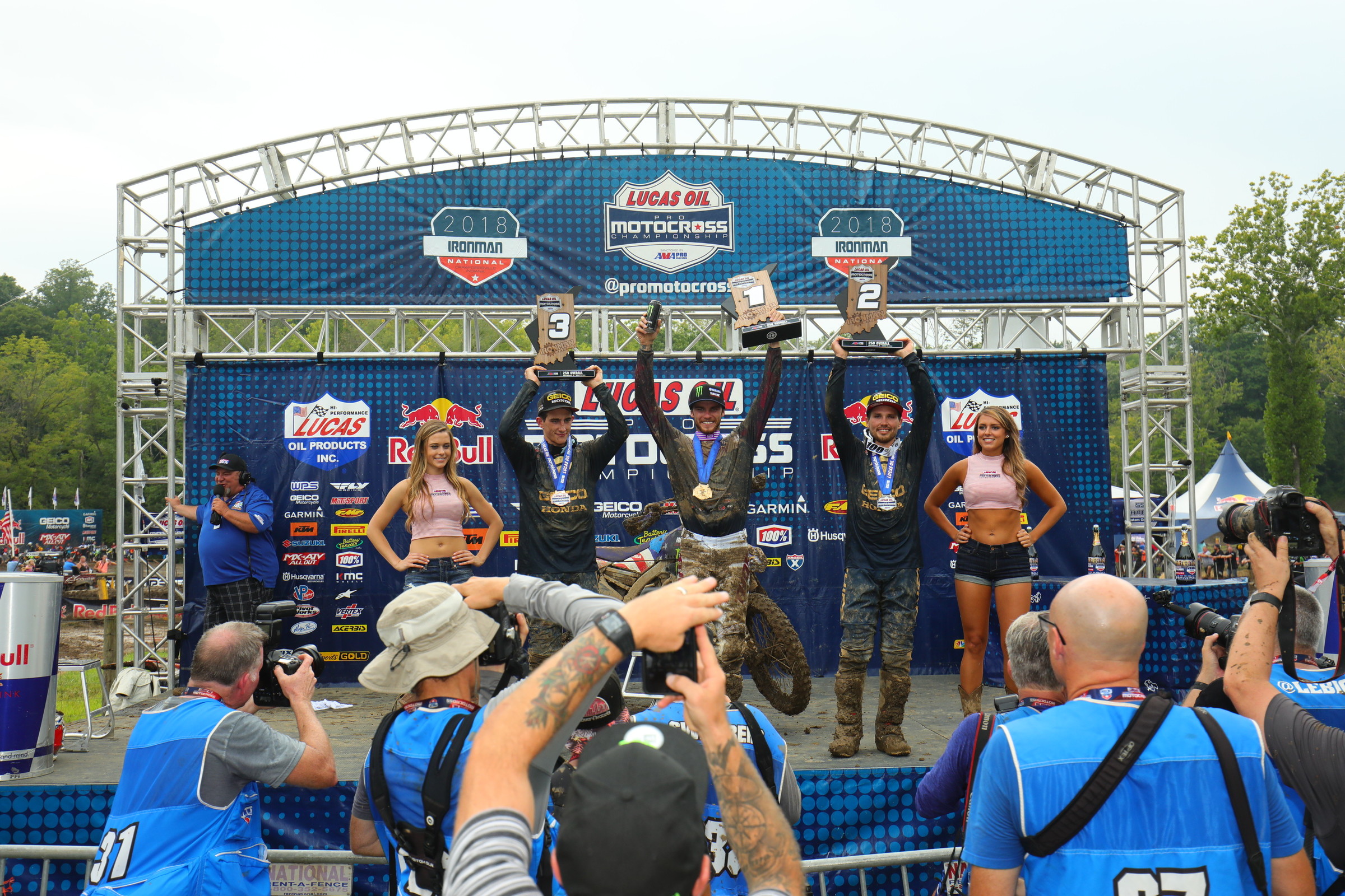 Sexton (left) and Hampshire (right) were back on the podium.