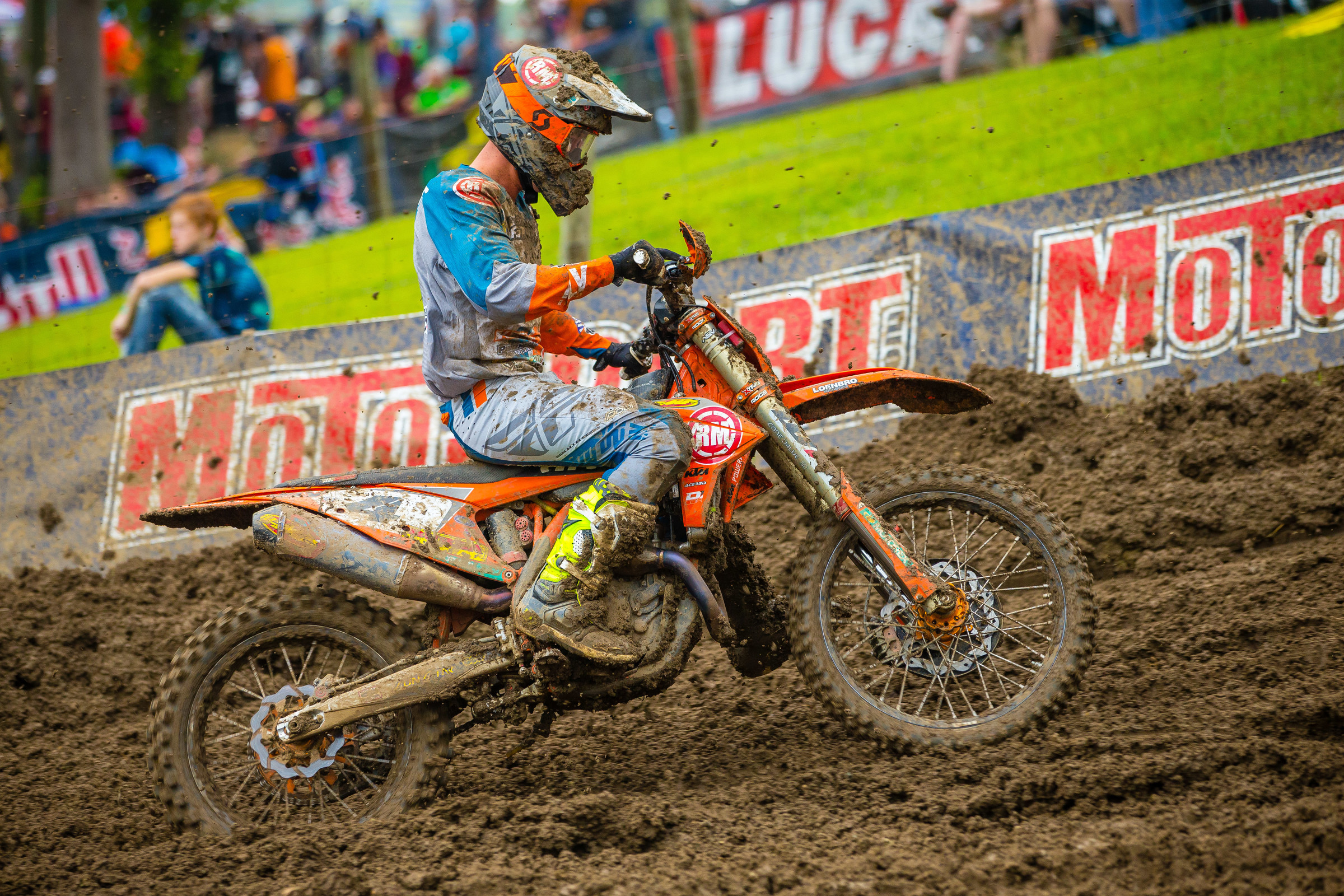 Baggett went 16-5 to finish tenth in the last national of the year.