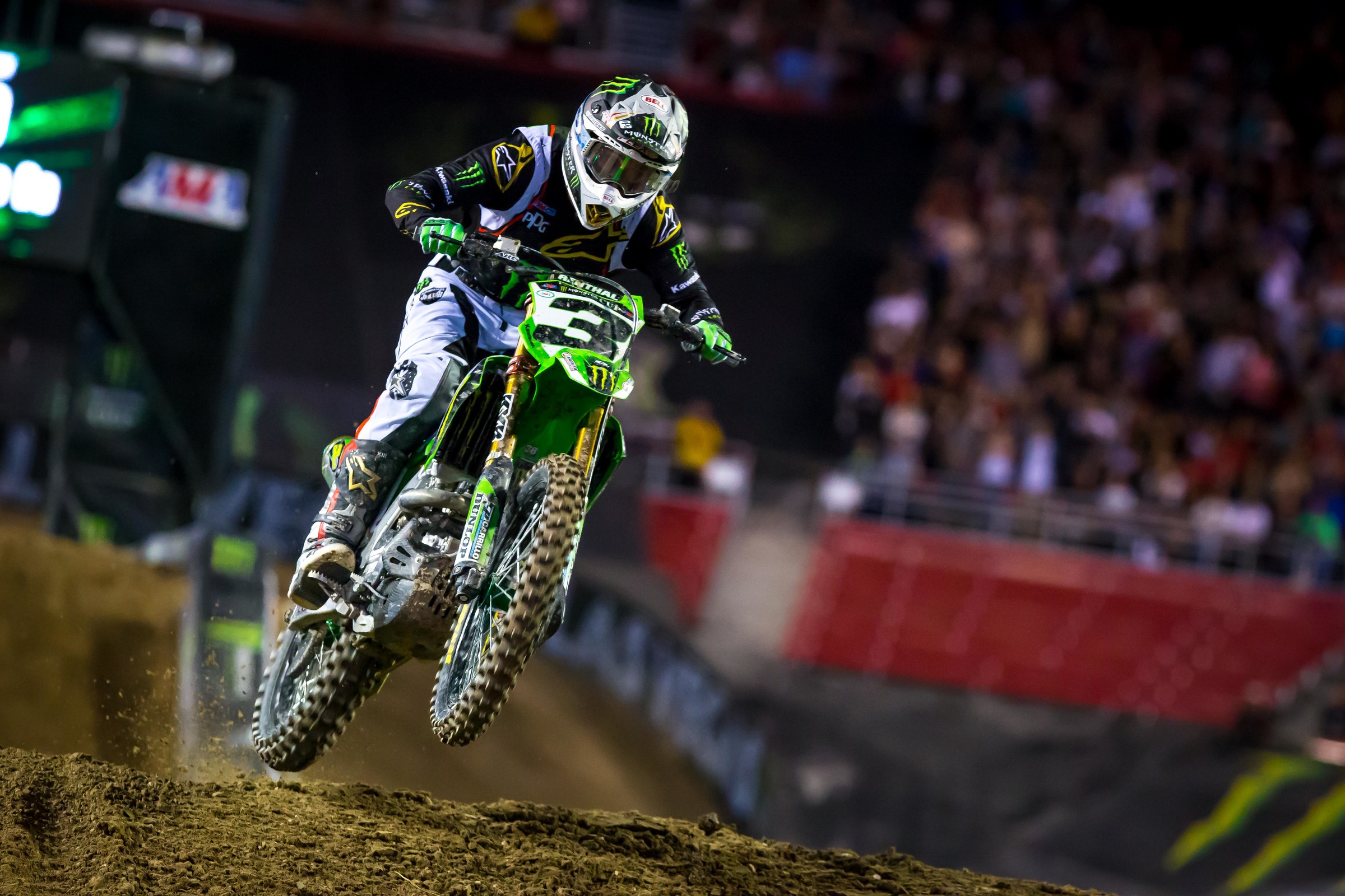 Tomac's charge from seventh in the final laps of the final race had the crowd on its feet.