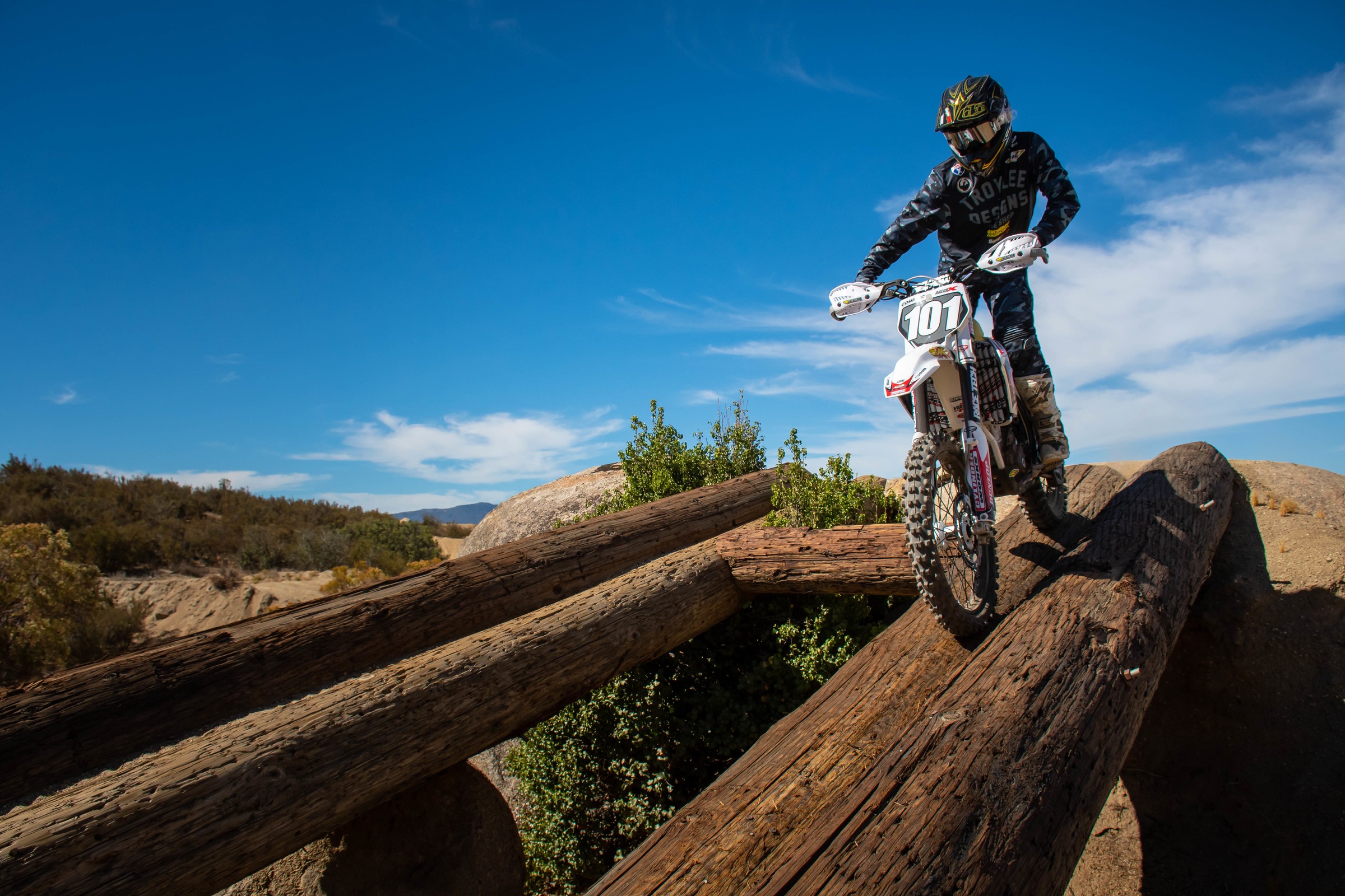 Racer X Films: 2018 Husqvarna FC270cc Build