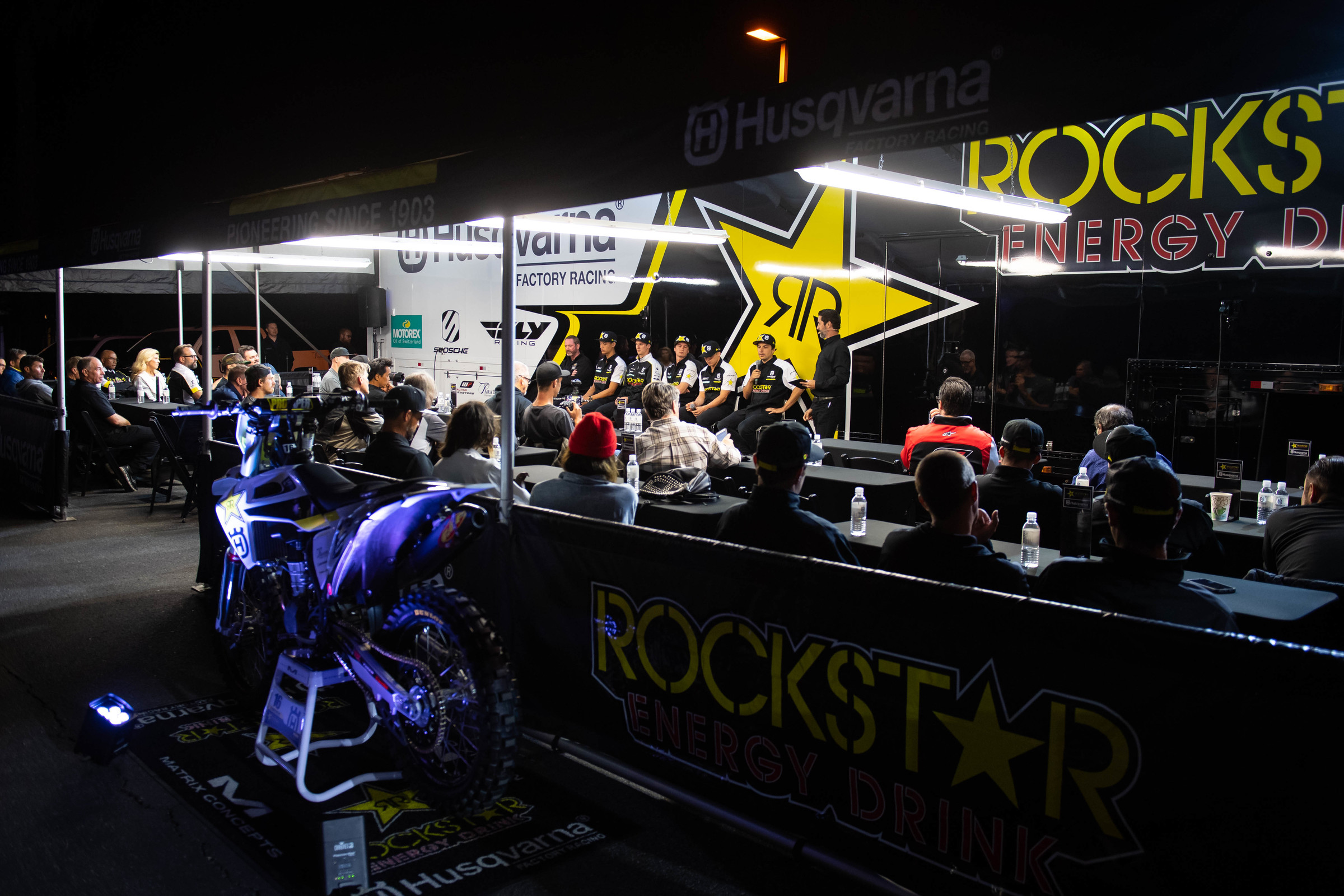 54481_SX_TeamIntro-Husq19-CudbyPhoto-008