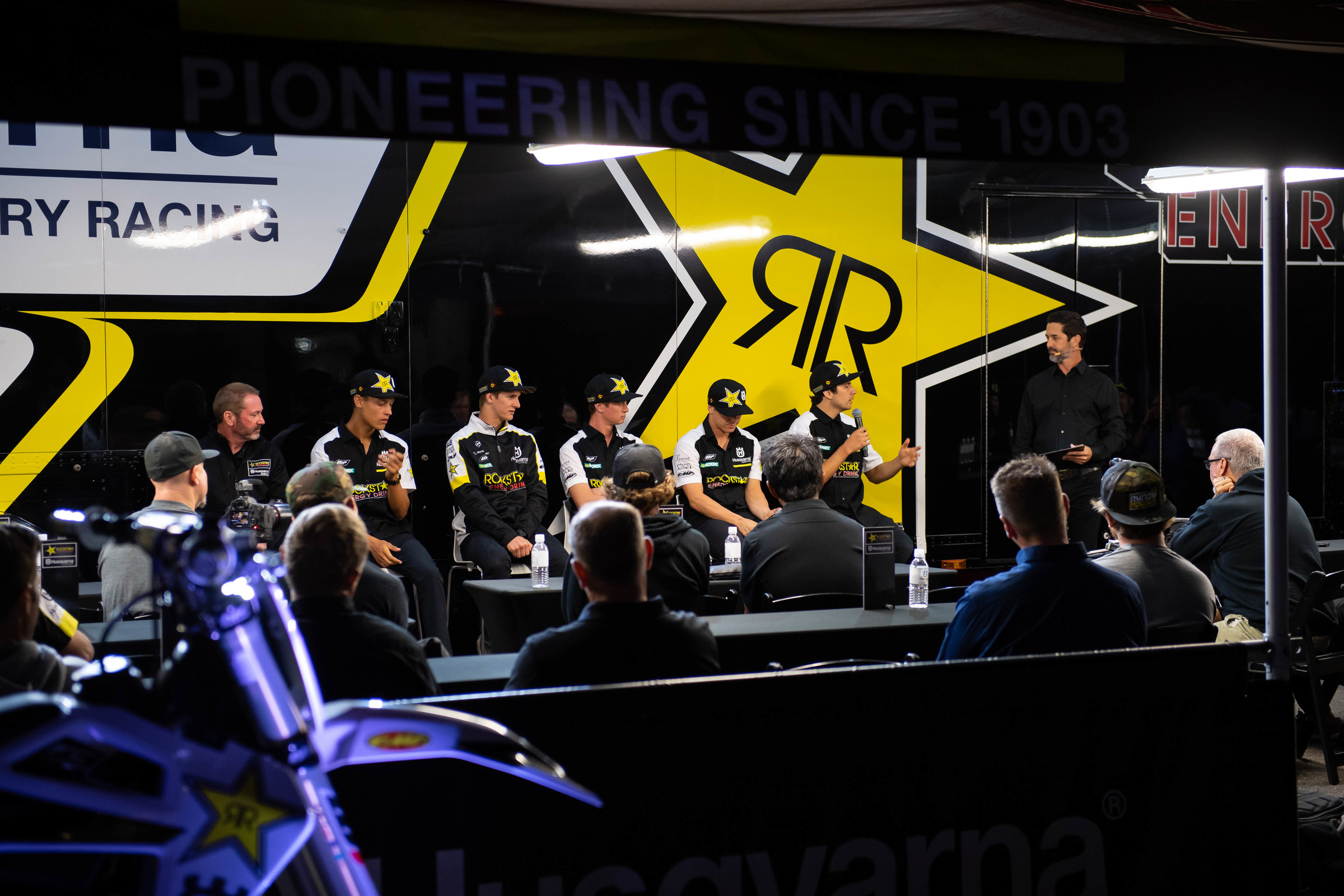 54479_SX_TeamIntro-Husq19-CudbyPhoto-006