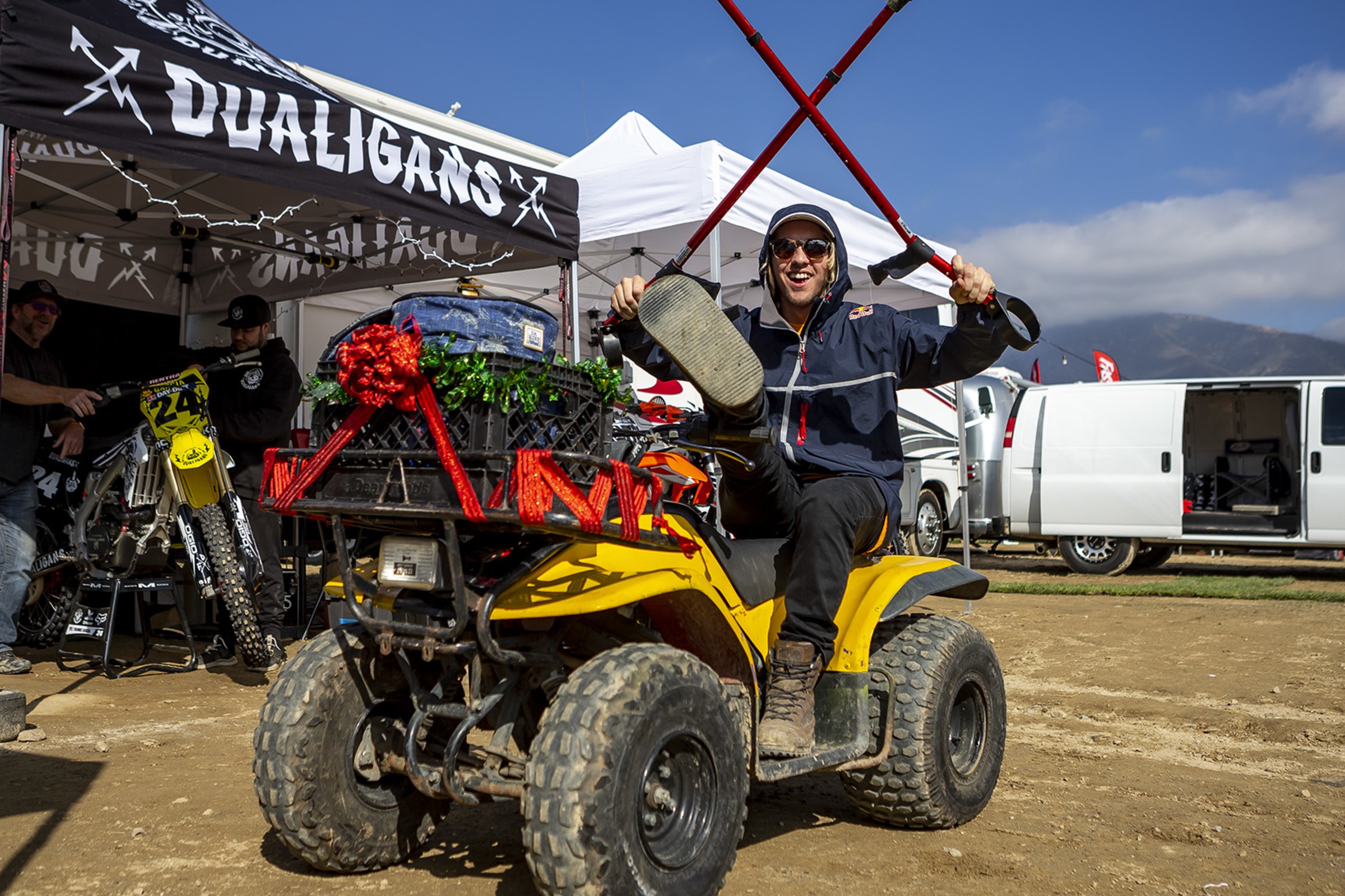 Racer X Films: Red Bull Day in the Dirt Pit Roaming