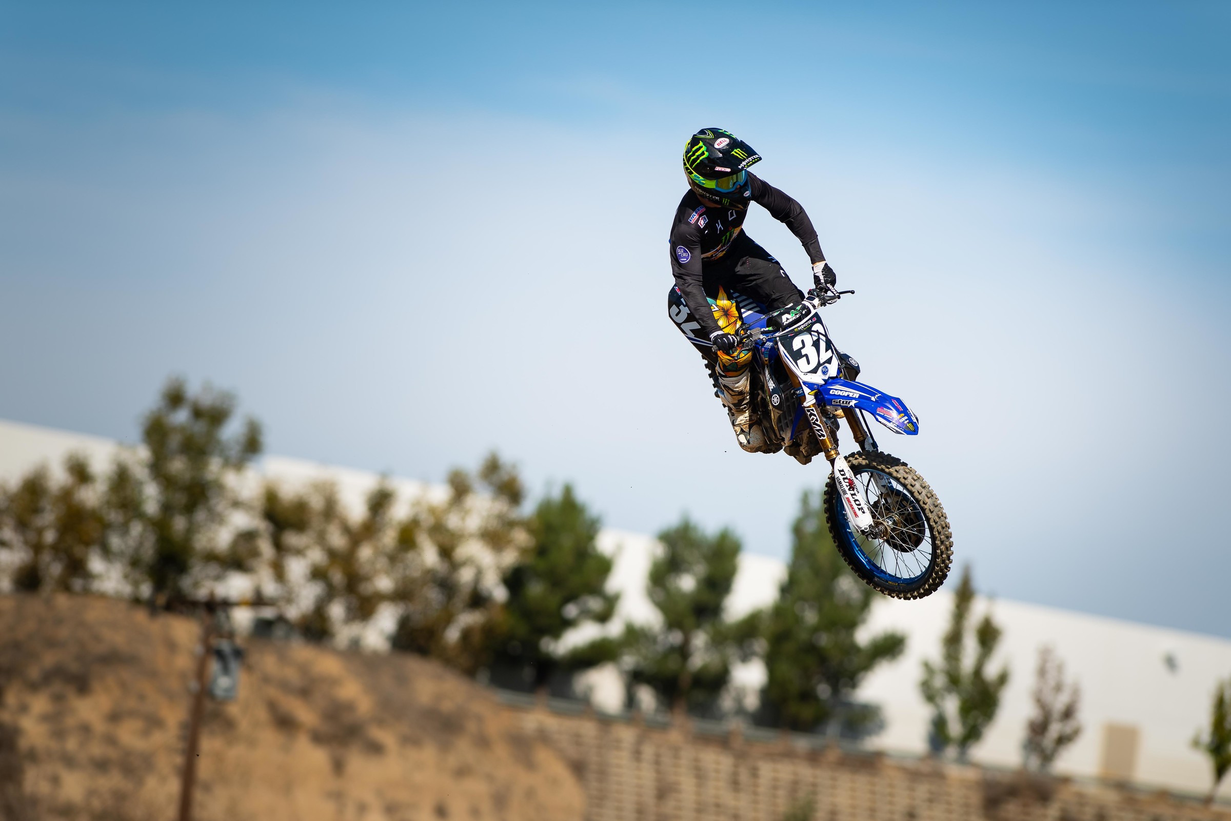“I expect him to have a very similar indoor season as he did outdoors,” Swanepoel says.