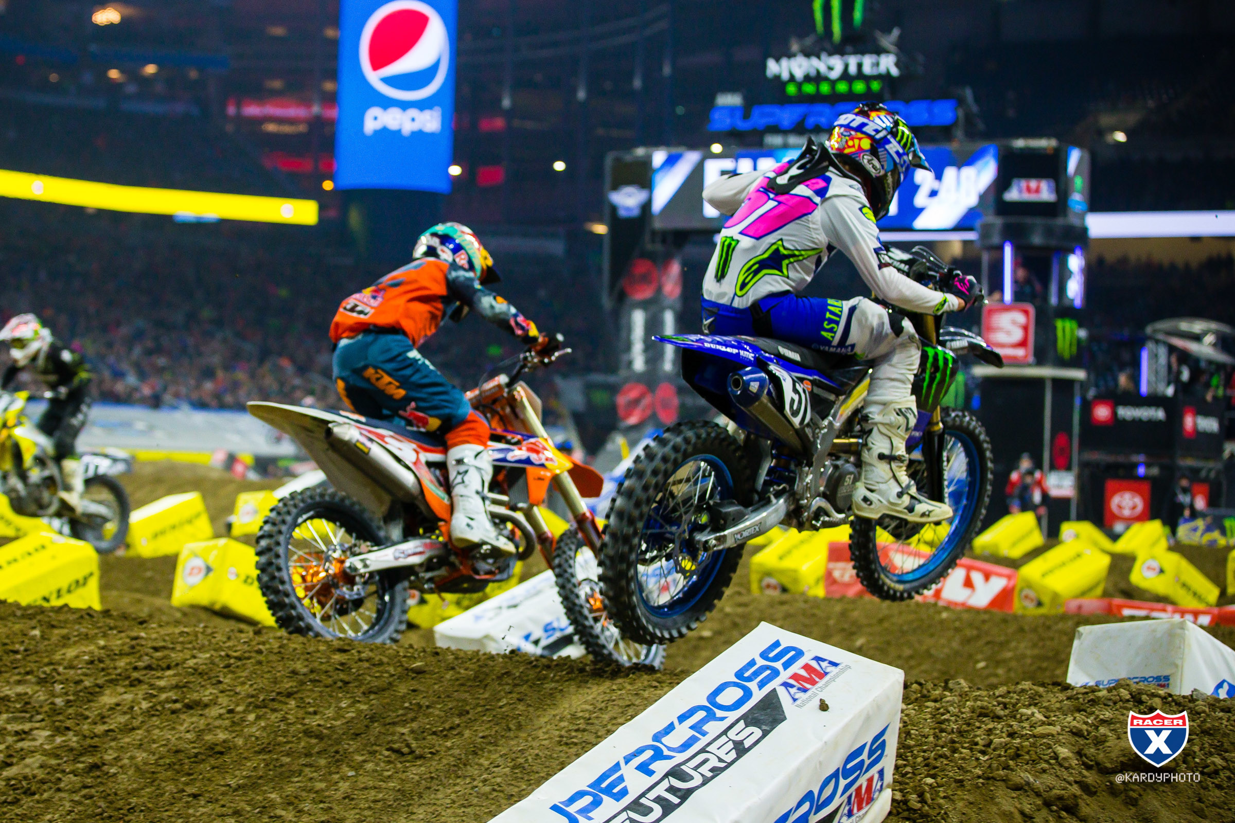 Multiple_JK_SX19_Detroit_1261