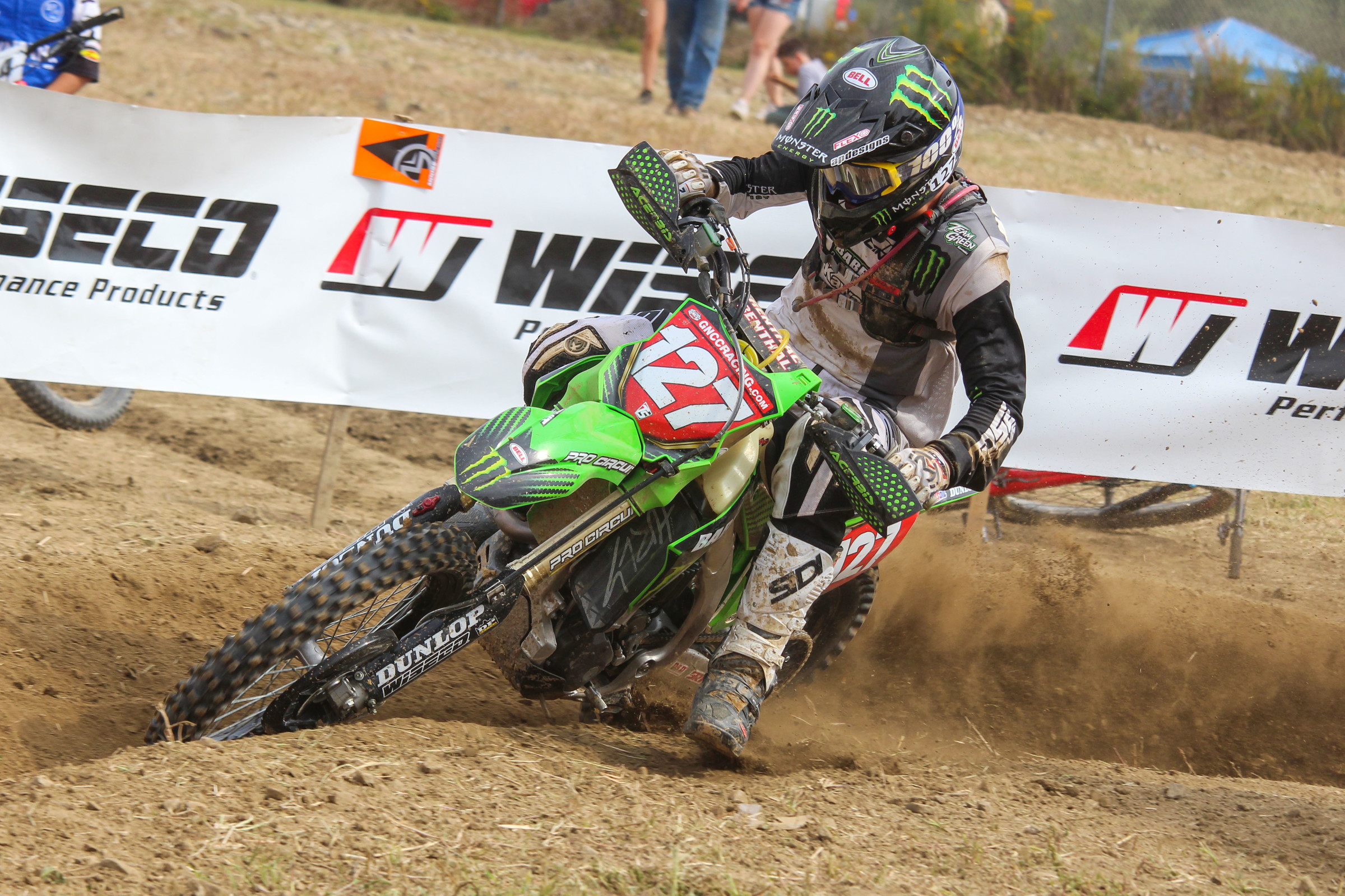 Jordan Ashburn had a several-second lead over Kailub Russell early in the race. However, he—and many other riders—would suffer mechanical issues that ended his day early.