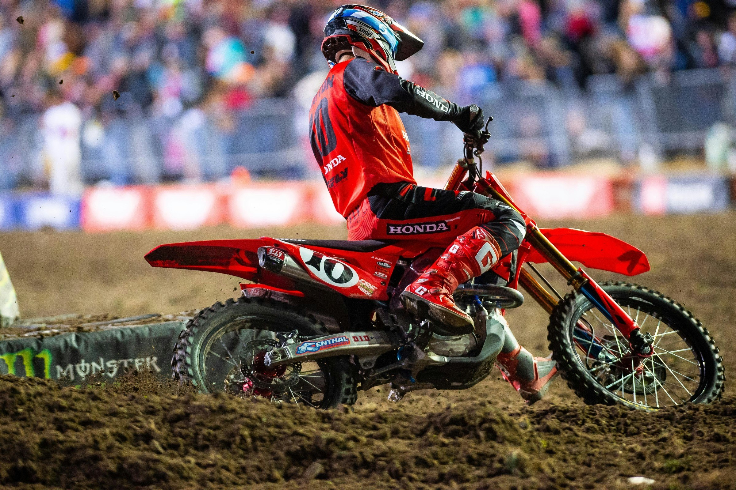 Justin Brayton Suffers Broken Metacarpal, Out for At Least Three Weeks