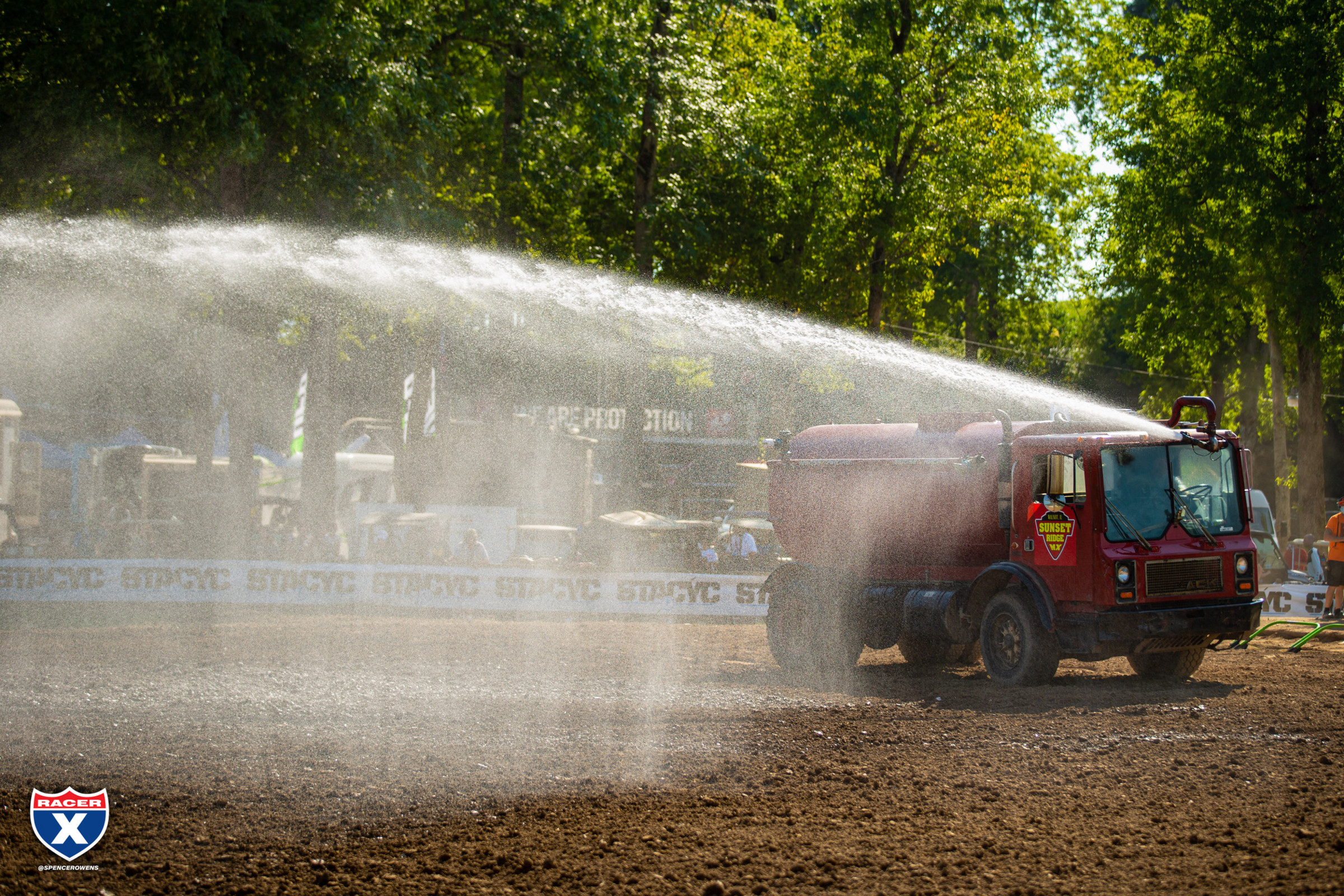 Gallery: Loretta Lynn's Friday