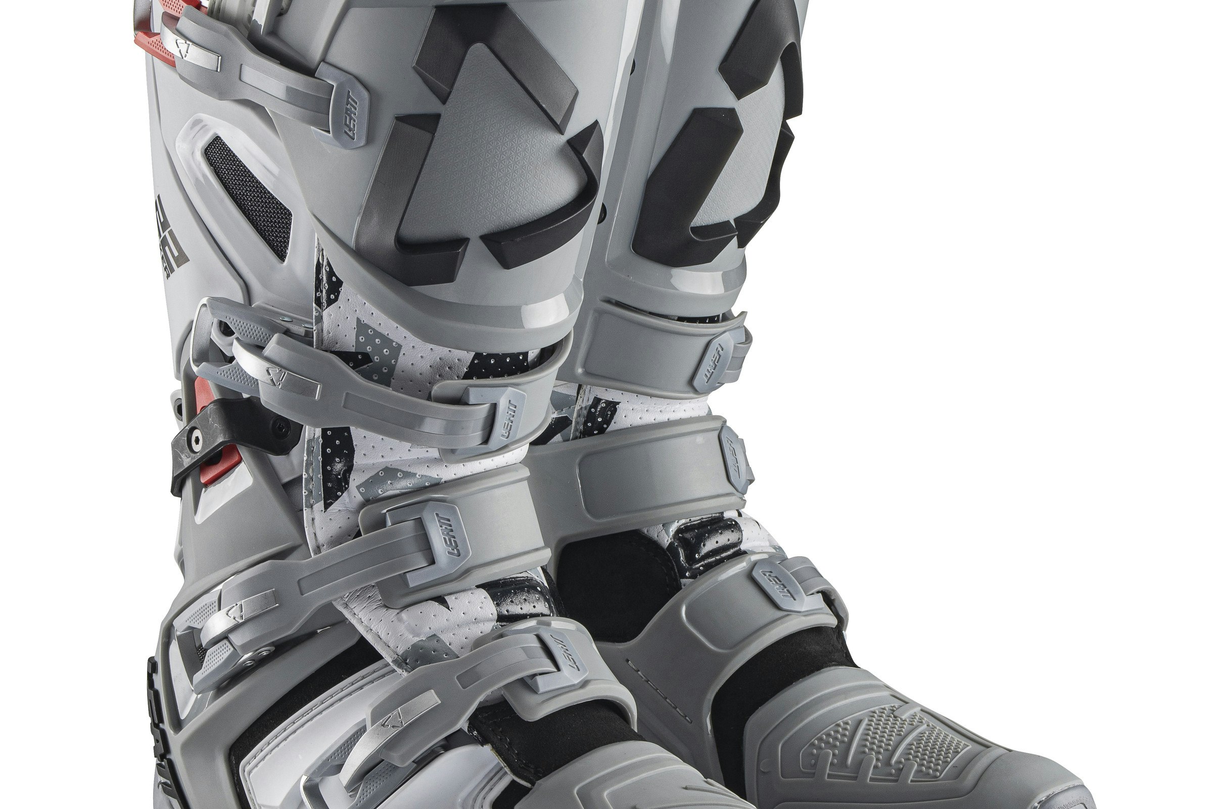 TGI Freeday: Win A Set of Leatt JW22 5.5 Enduro Boots