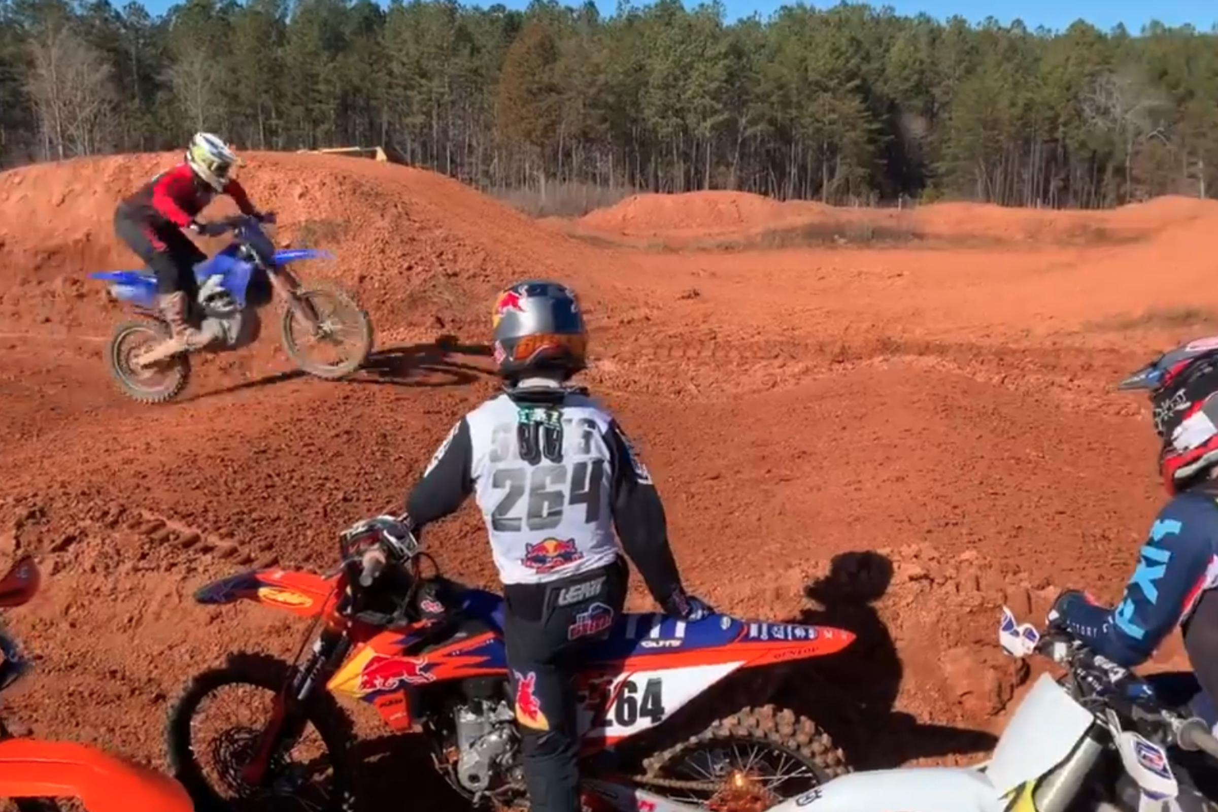 Ryan Sipes Teaches Stu Baylor How to Hit SX Whoops