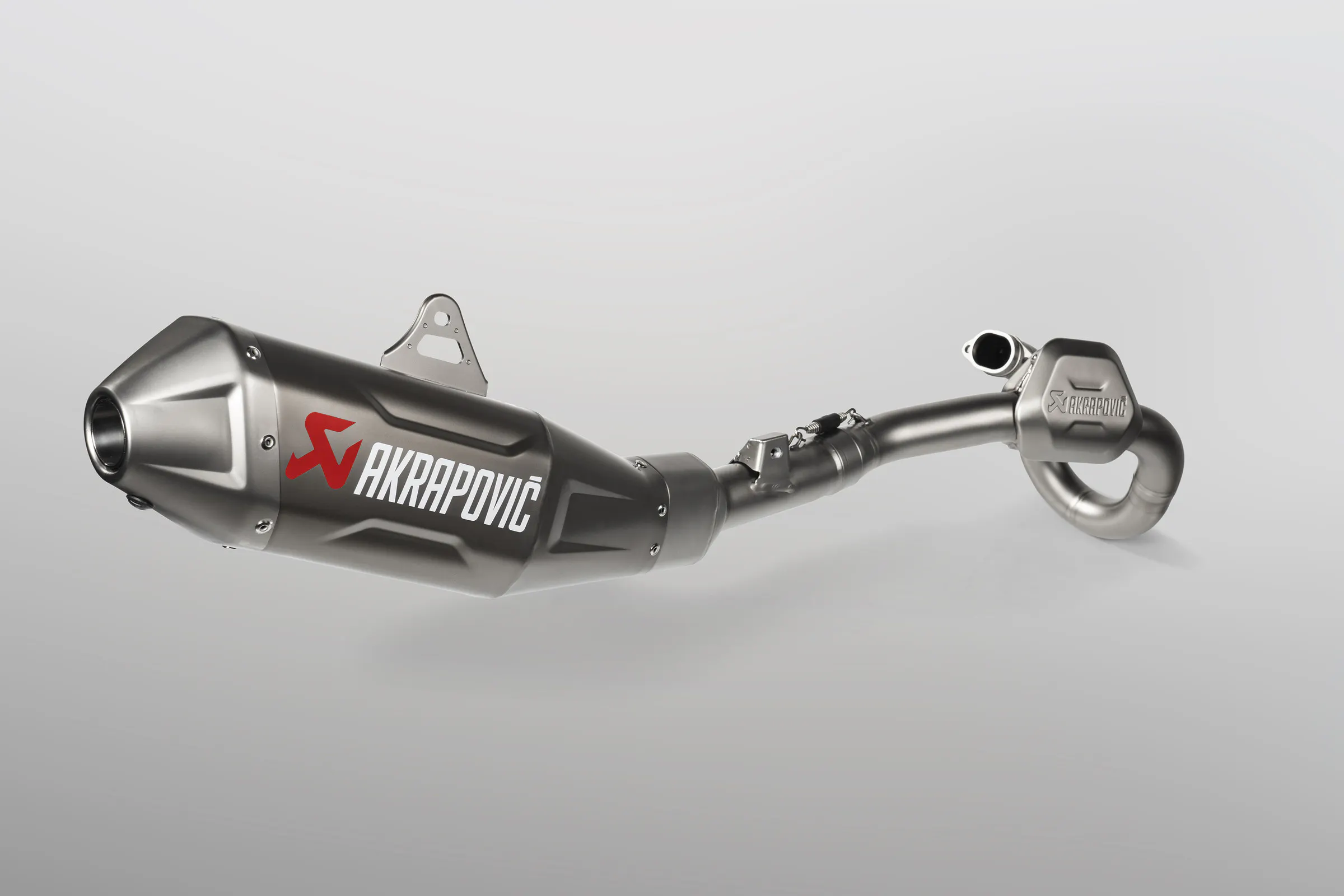 Akrapovic Gets Down in the Dirt with the Honda CRF450R/RX