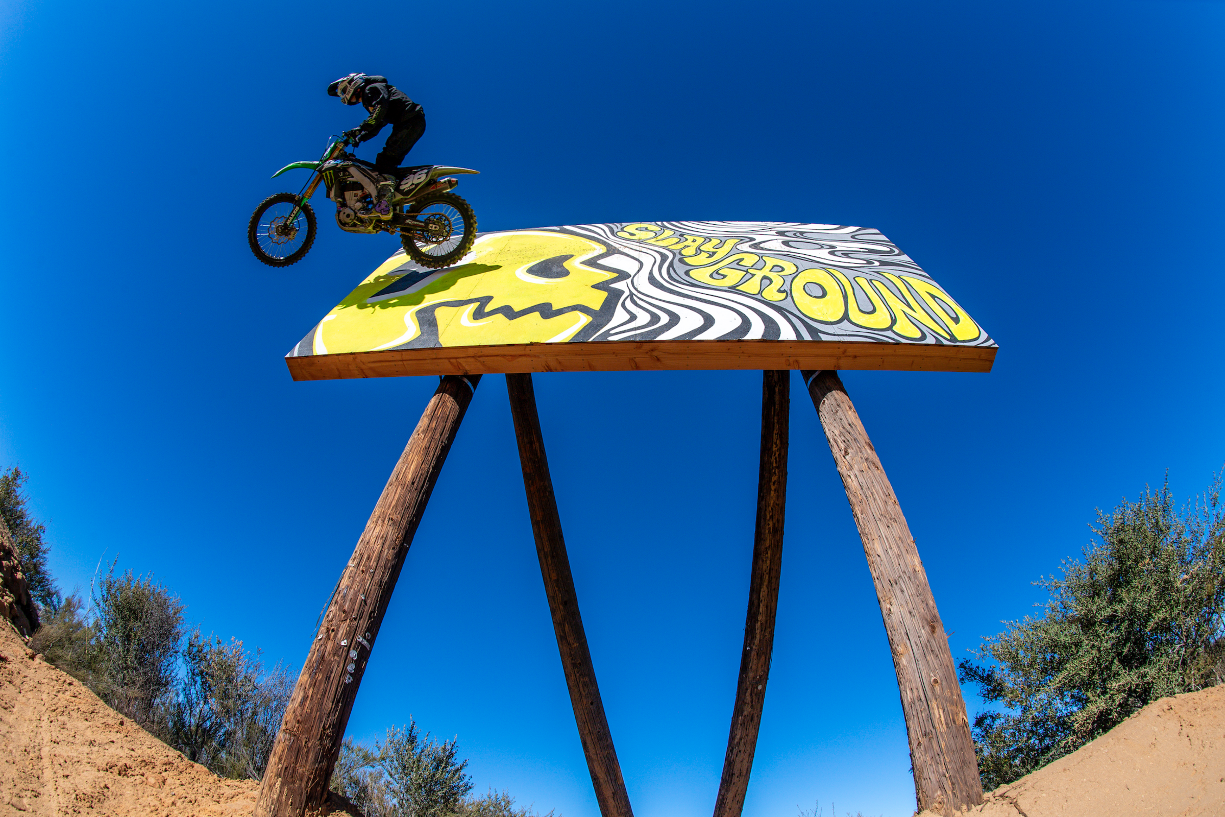 Watch: Dirt Shark - SLAYGROUND 3 ft. Axell Hodges