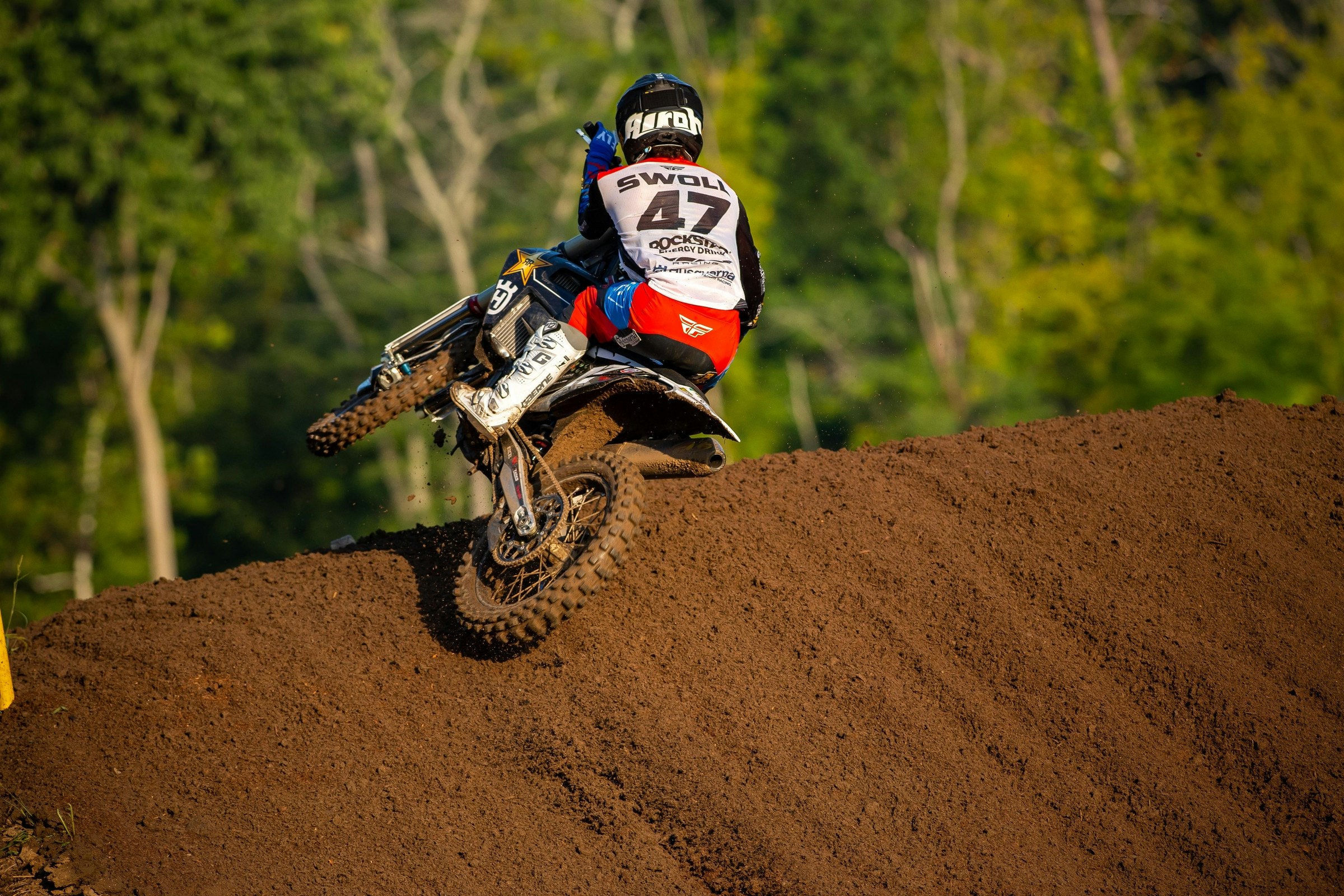 Jalek Swoll Out of Ironman National with Apparent Shoulder Injury