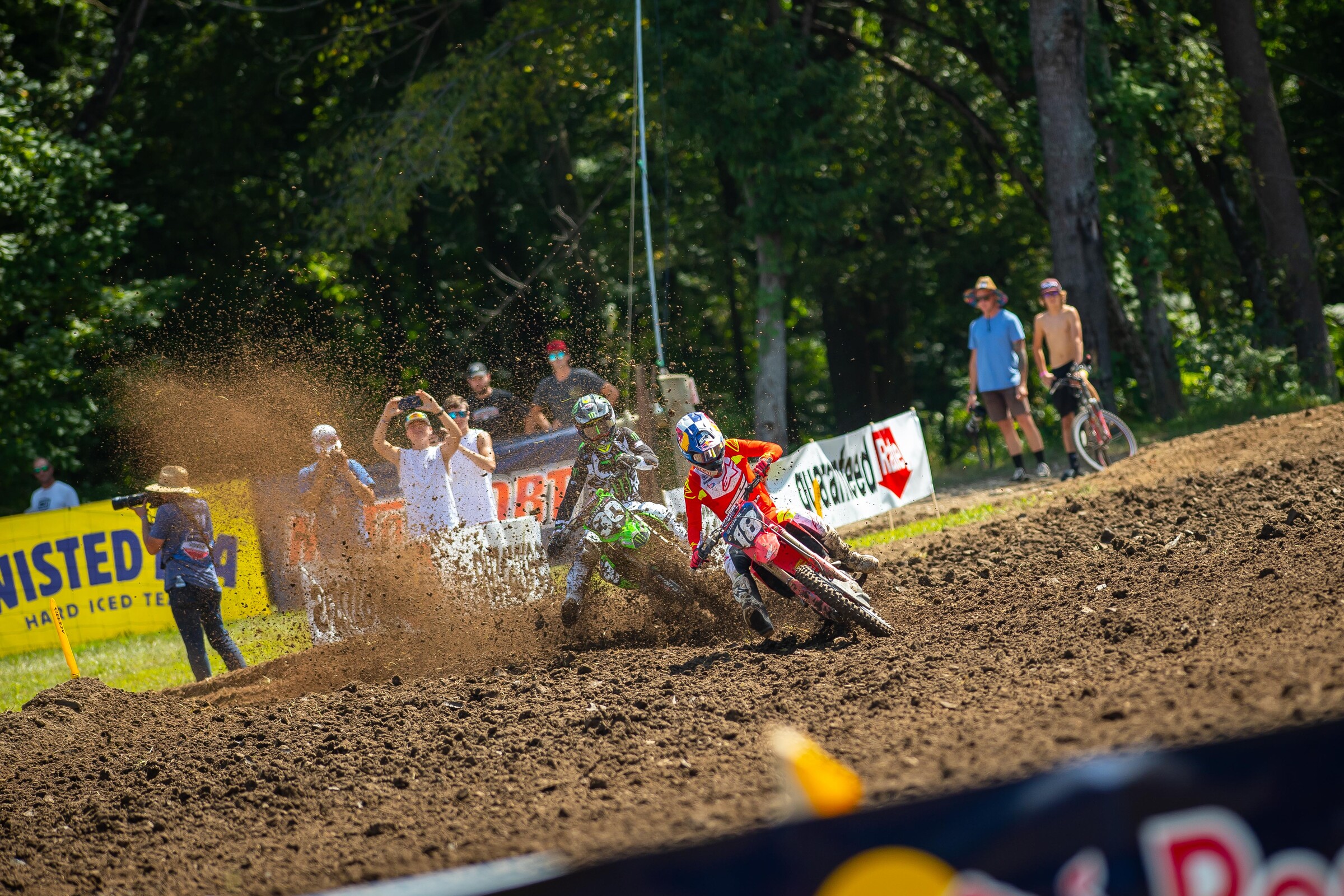 Jettson passing Shimoda for the lead in moto two.