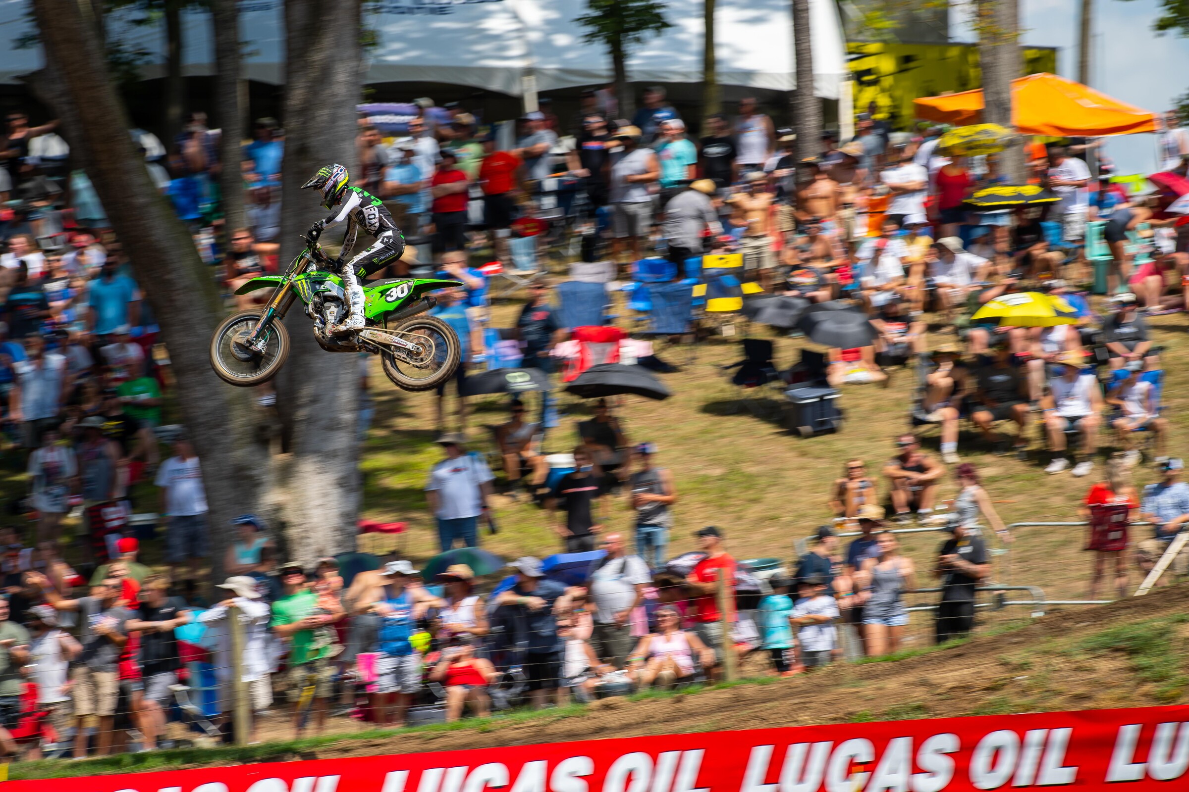 Shimoda sending it into a set of rollers.