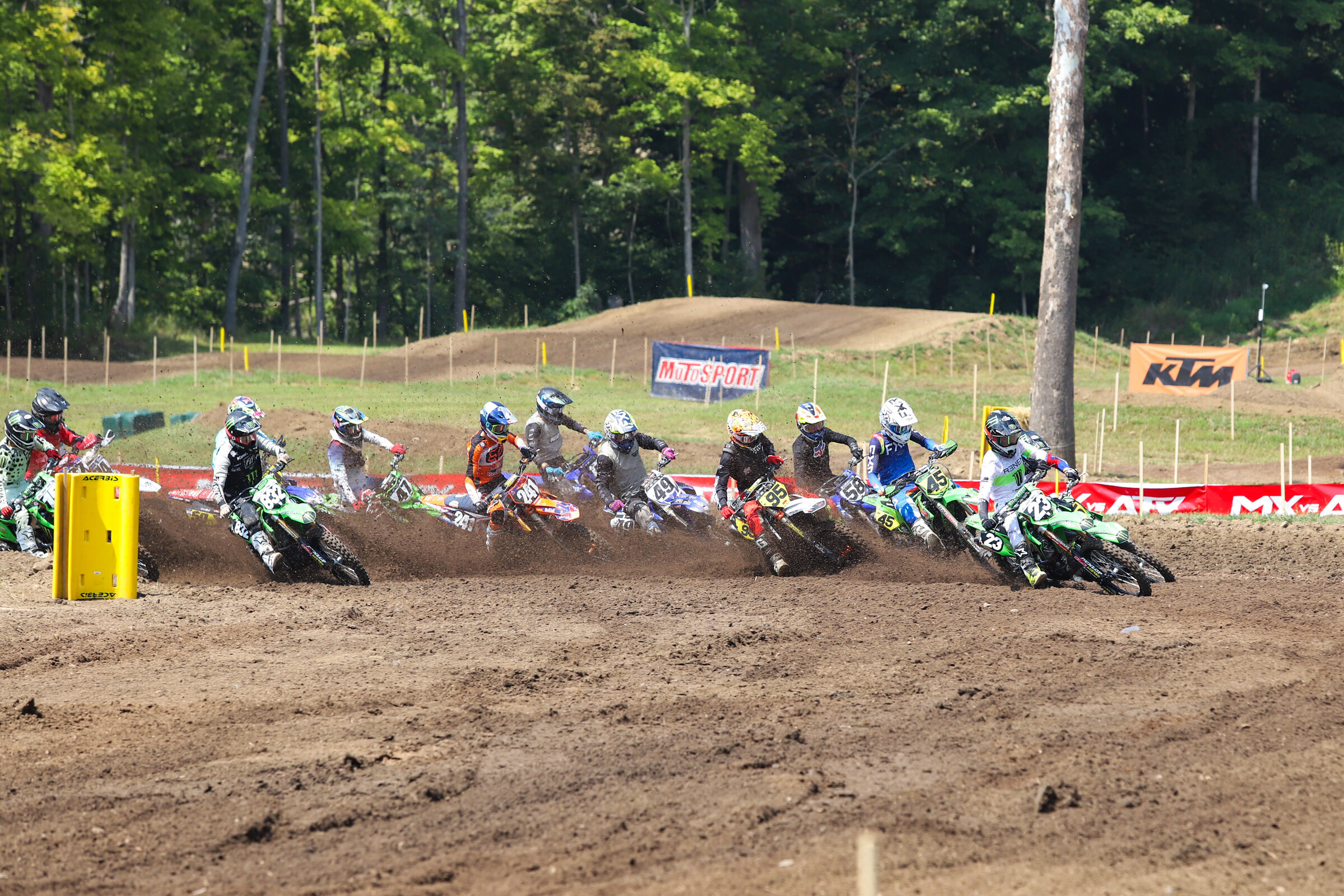 The start of the first moto.