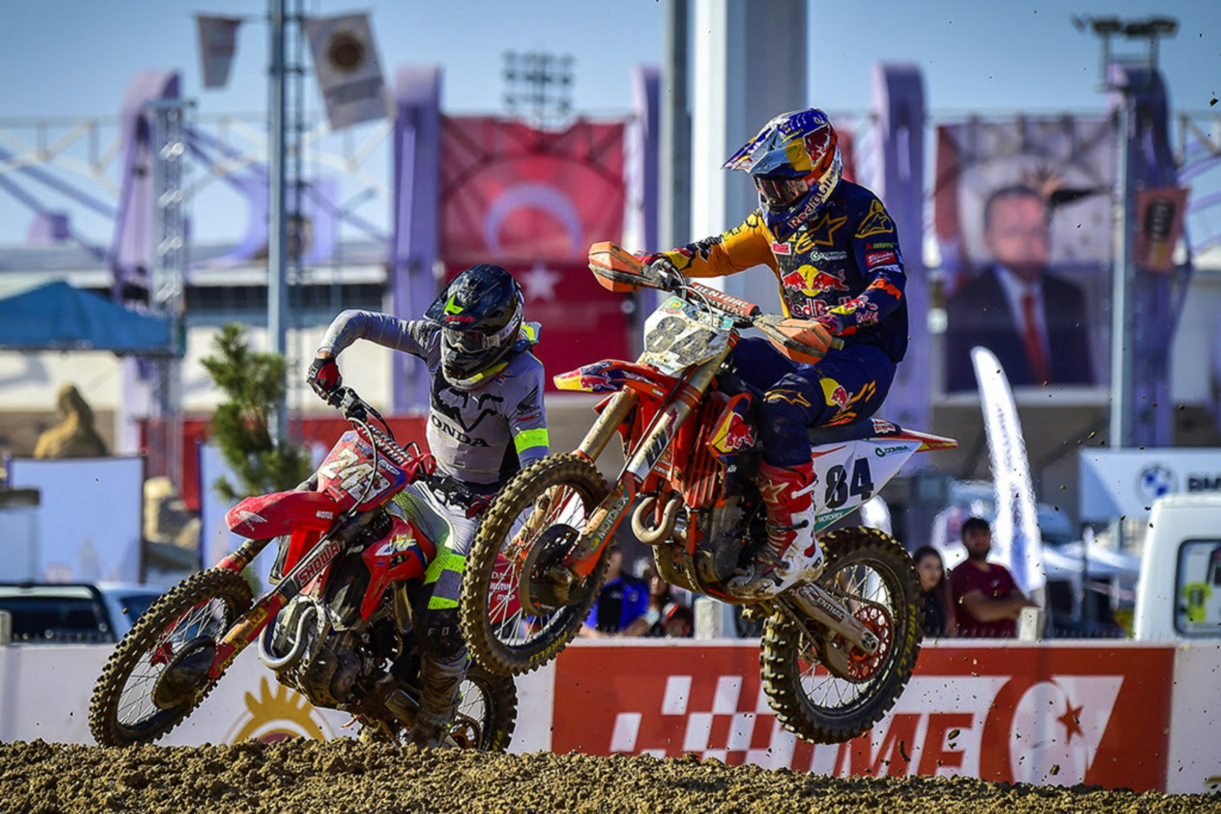 Herlings and Vialle Repeat Their Success to Win MXGP of Afyon