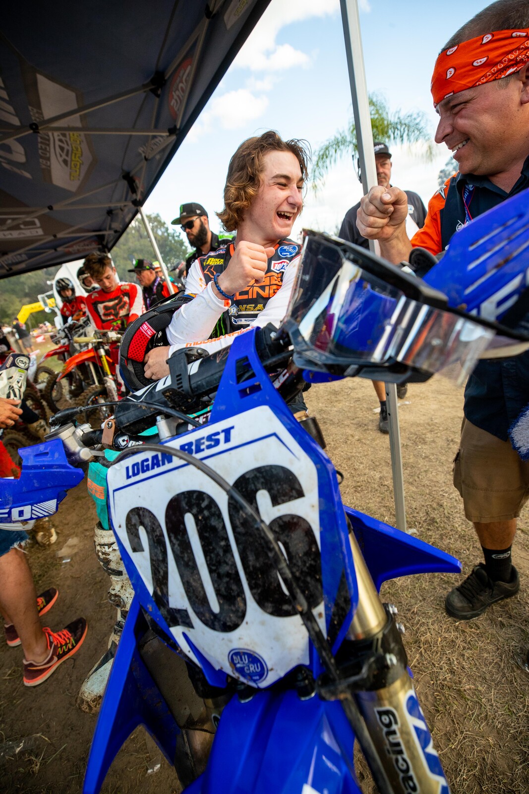 Logan Best was fist-bumpin’ happy at the Mini O’s.