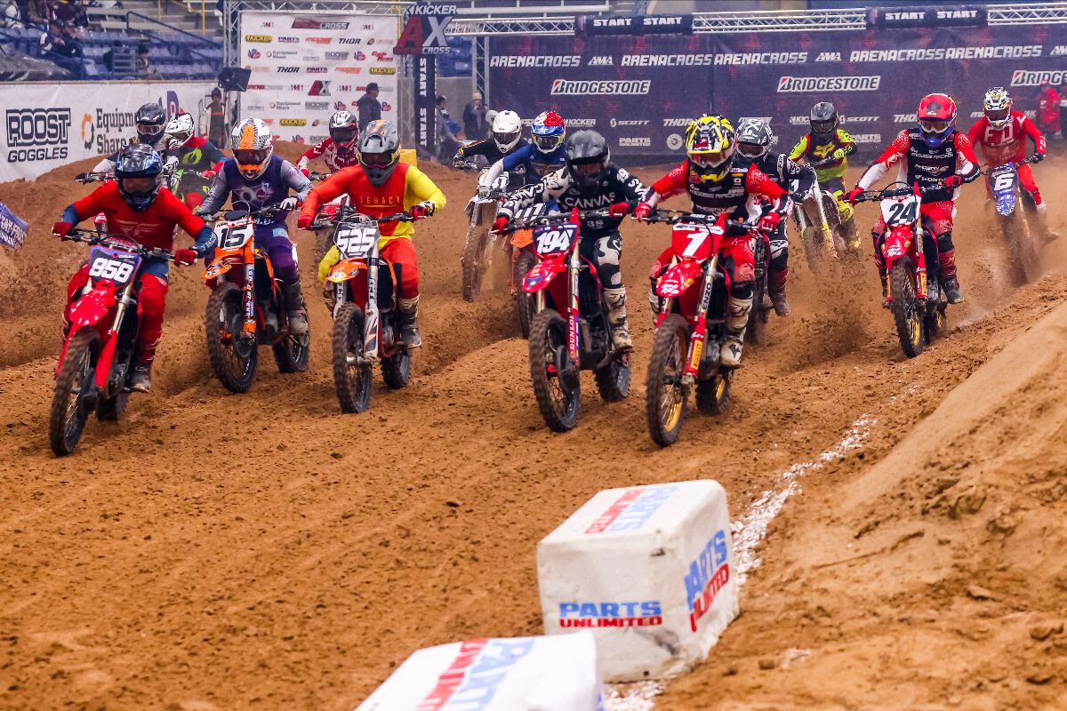 Gate drop for the 450 Pro Main during Round 3.