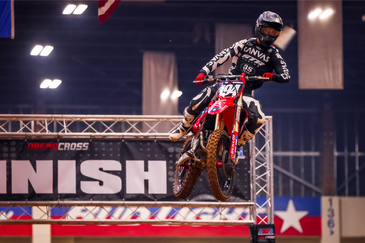 Lance Kobusch (#194) wins the 250 Pro LCQ Race after a crash in the heats.