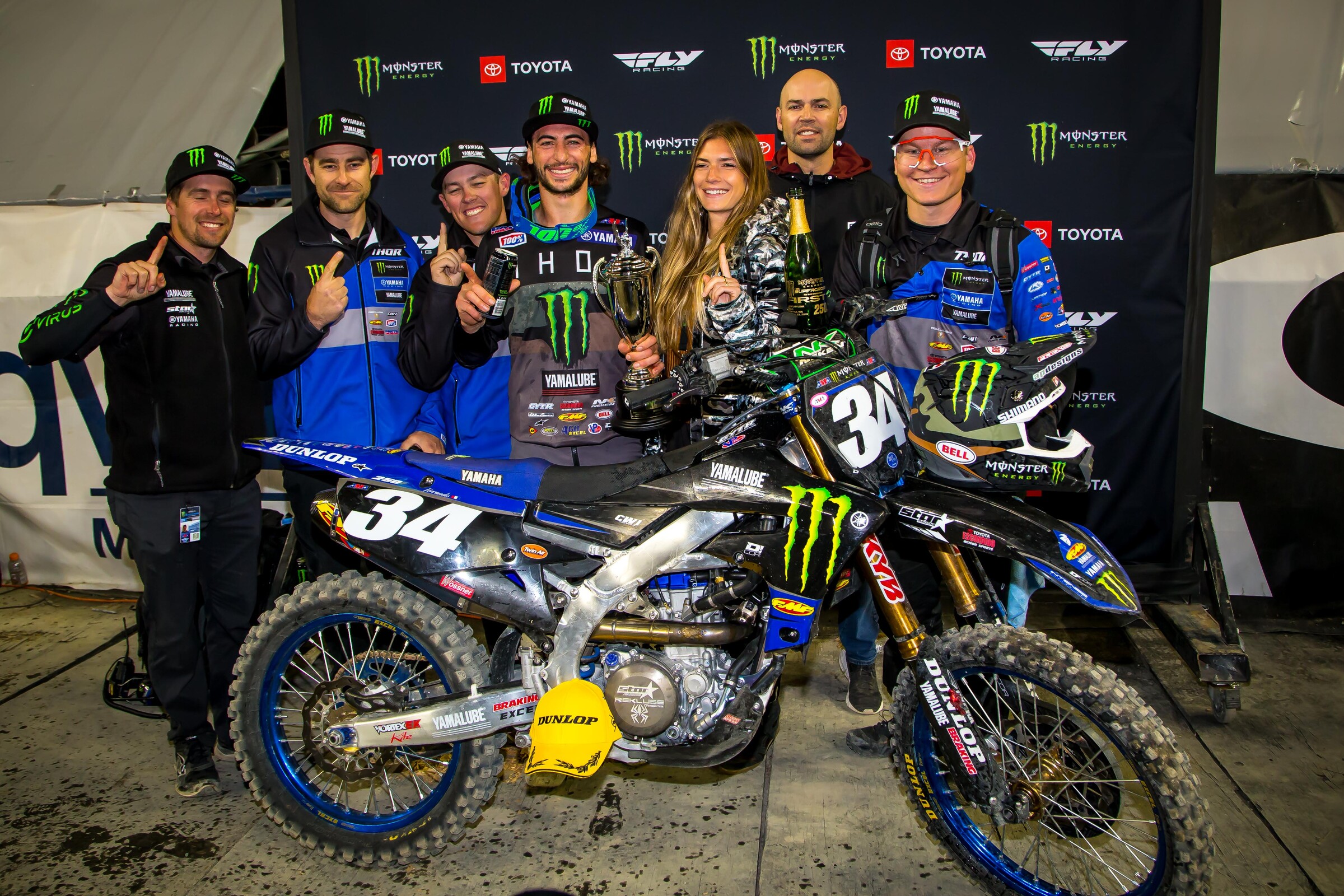 Ferrandis and crew celebrate the W.