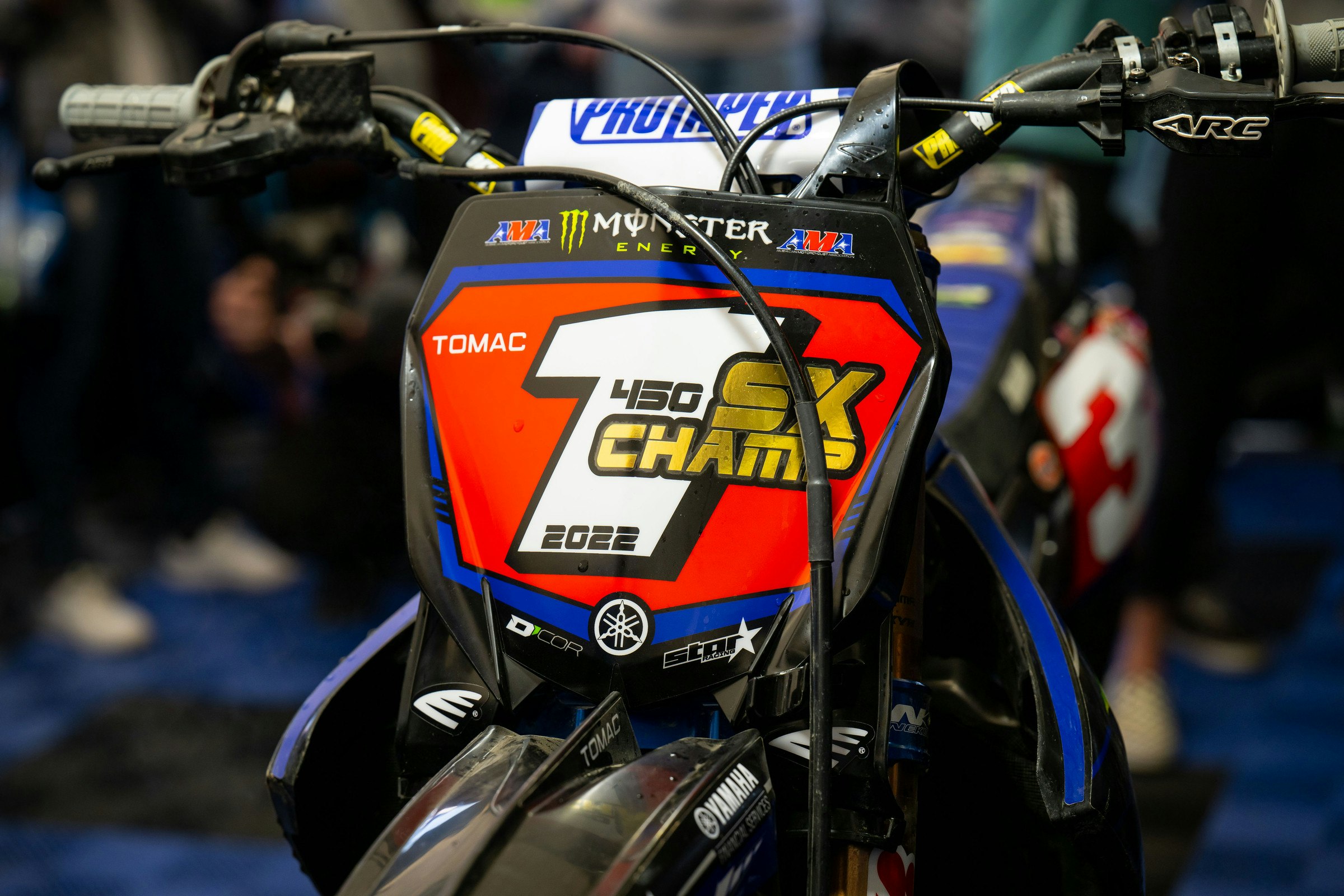 Eli Tomac (Knee): “There is a 98 Percent Chance I Don’t Race” Supercross Finale