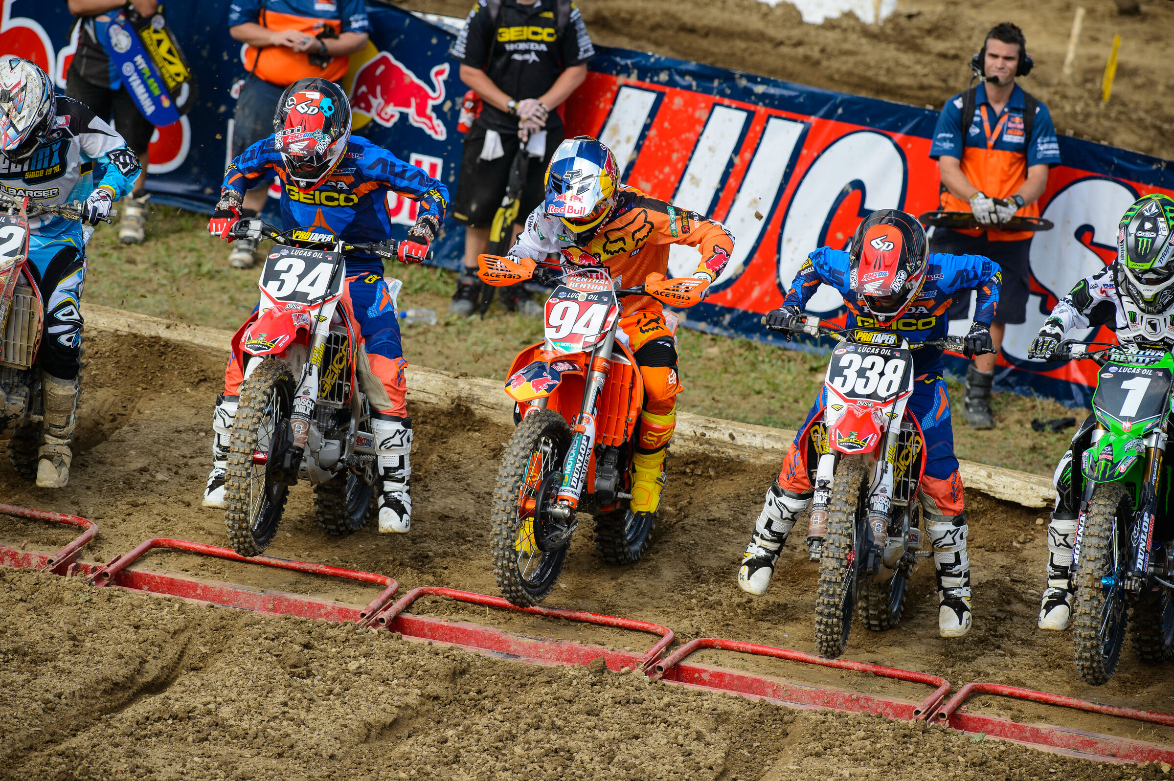 Gate drops on Roczen and the field at the High Point National.