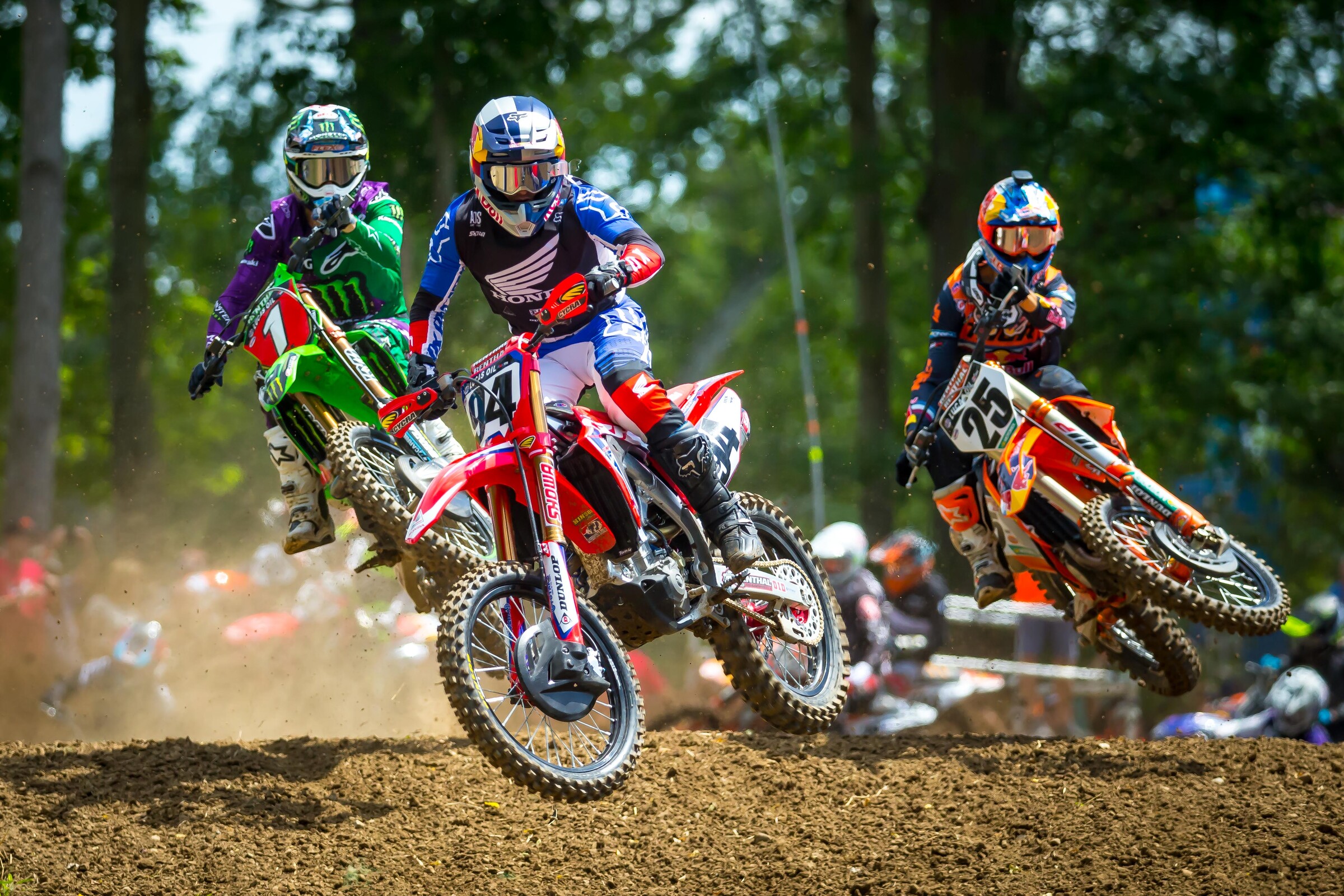Roczen leading Tomac and Musquin.