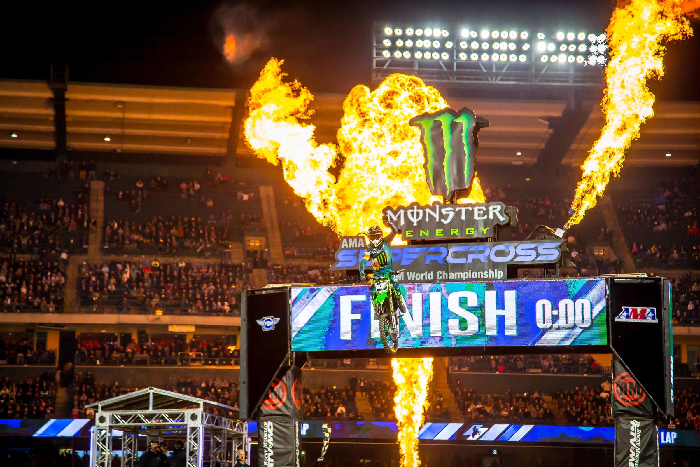 Tomac wins the Anaheim 2 Supercross.