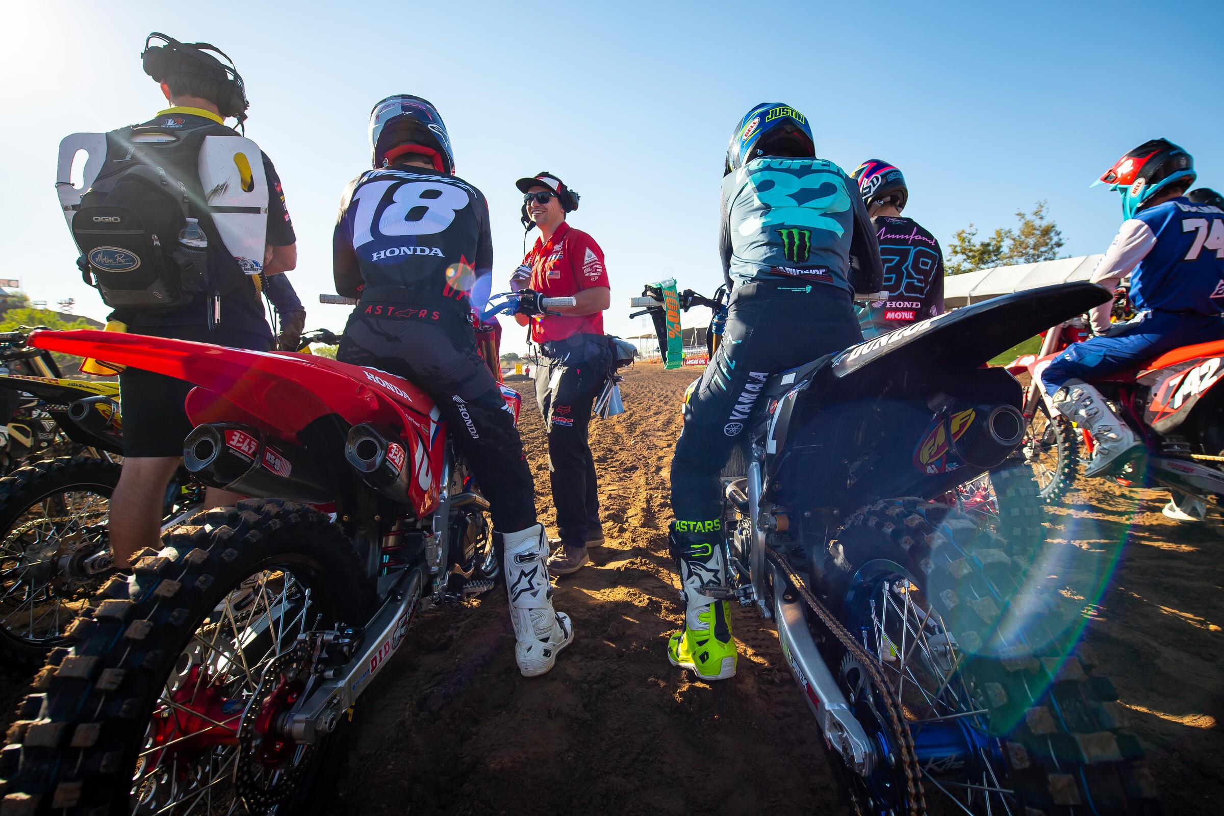 Jett Lawrence vs Justin Cooper at the finale.