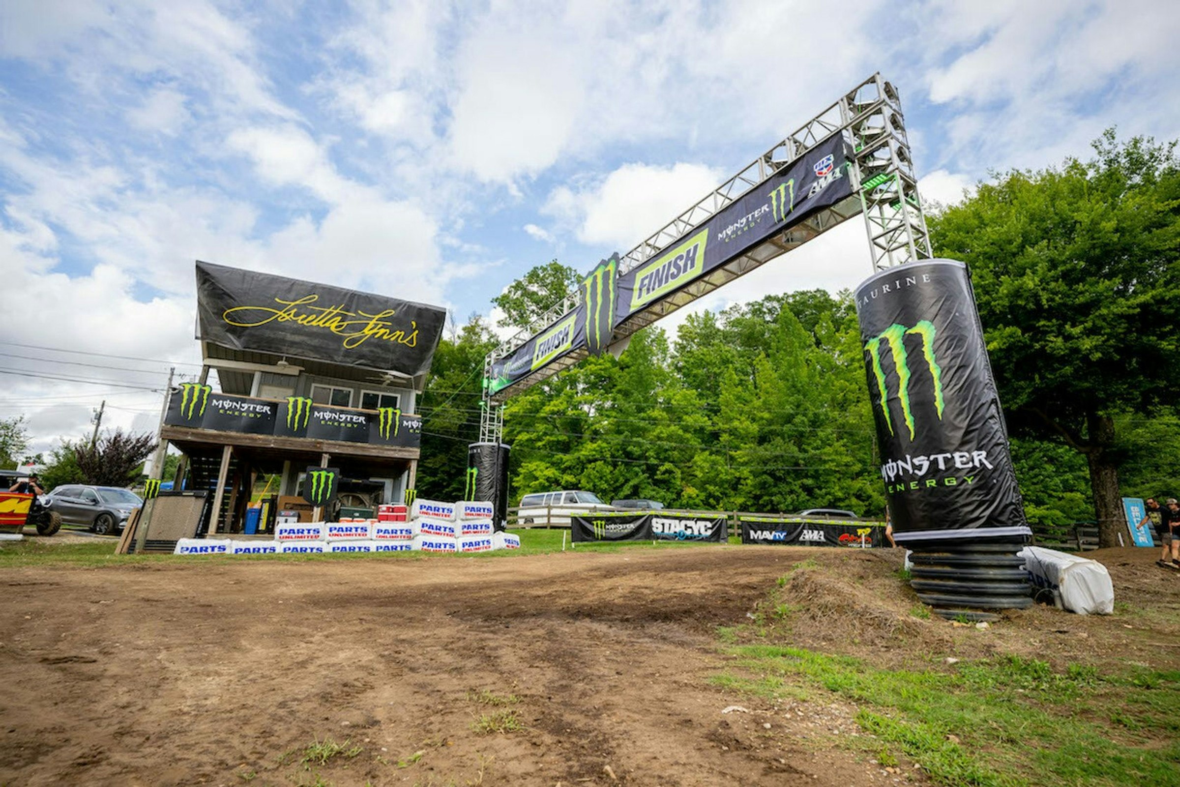 2022 Loretta Lynn's: Tuesday Recap