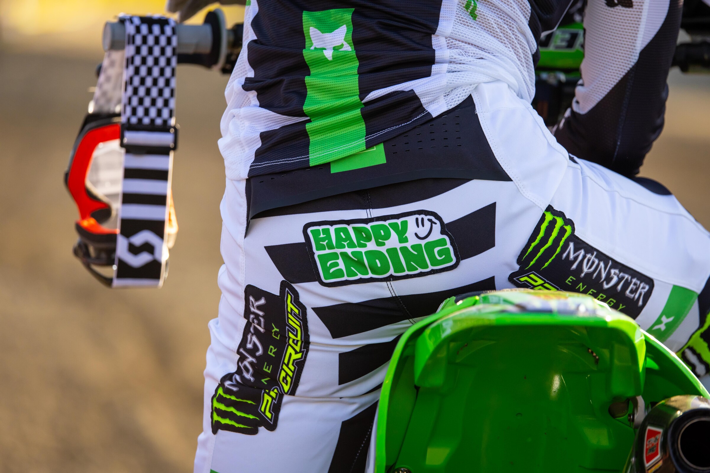 Shimoda's butt patch at the finale.