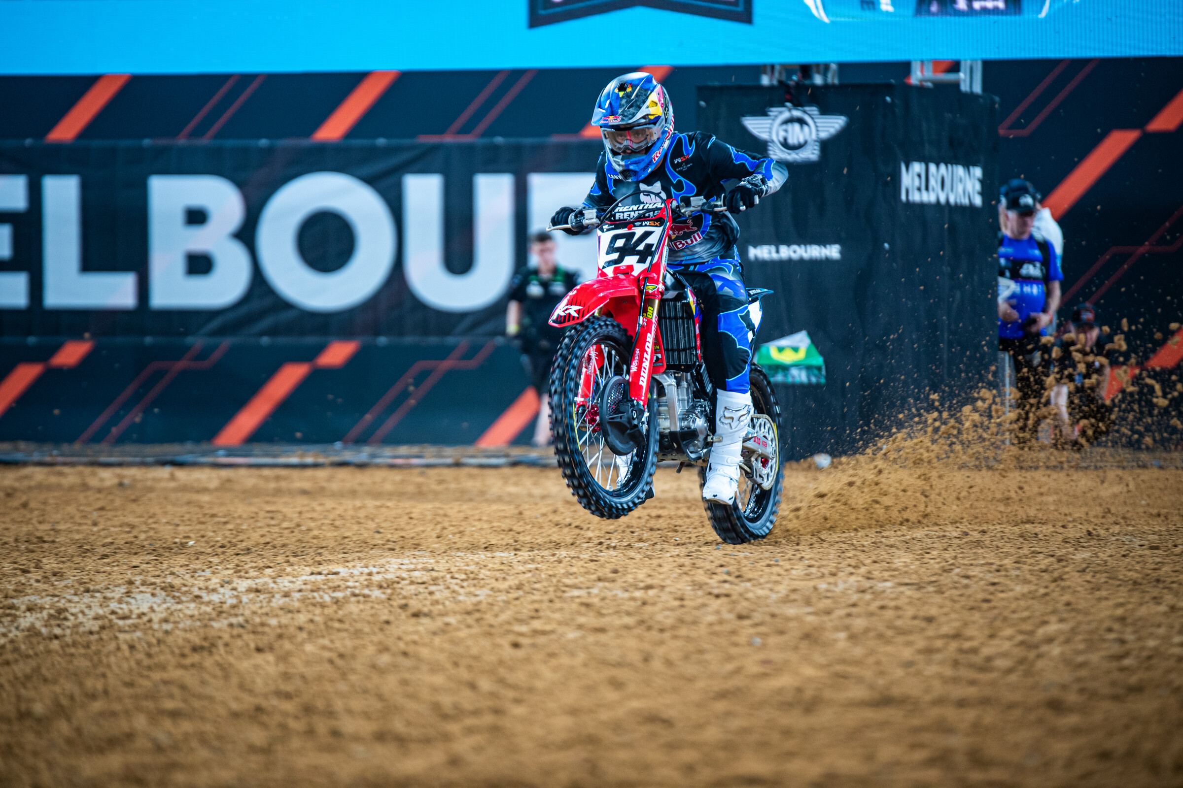 450 Words: Roczen Escapes with the Crown