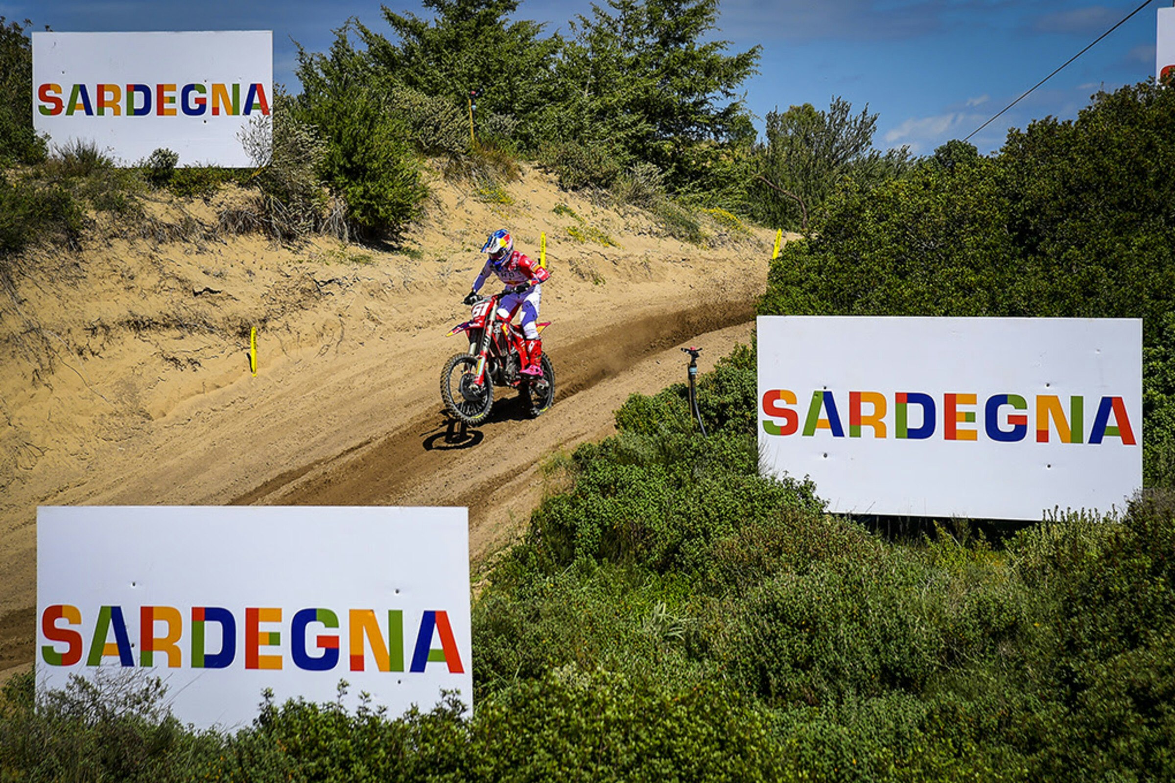 Jago Geerts (MX2) and Jorge Prado (MXGP) top MXGP of Sardegna Qualifying Races