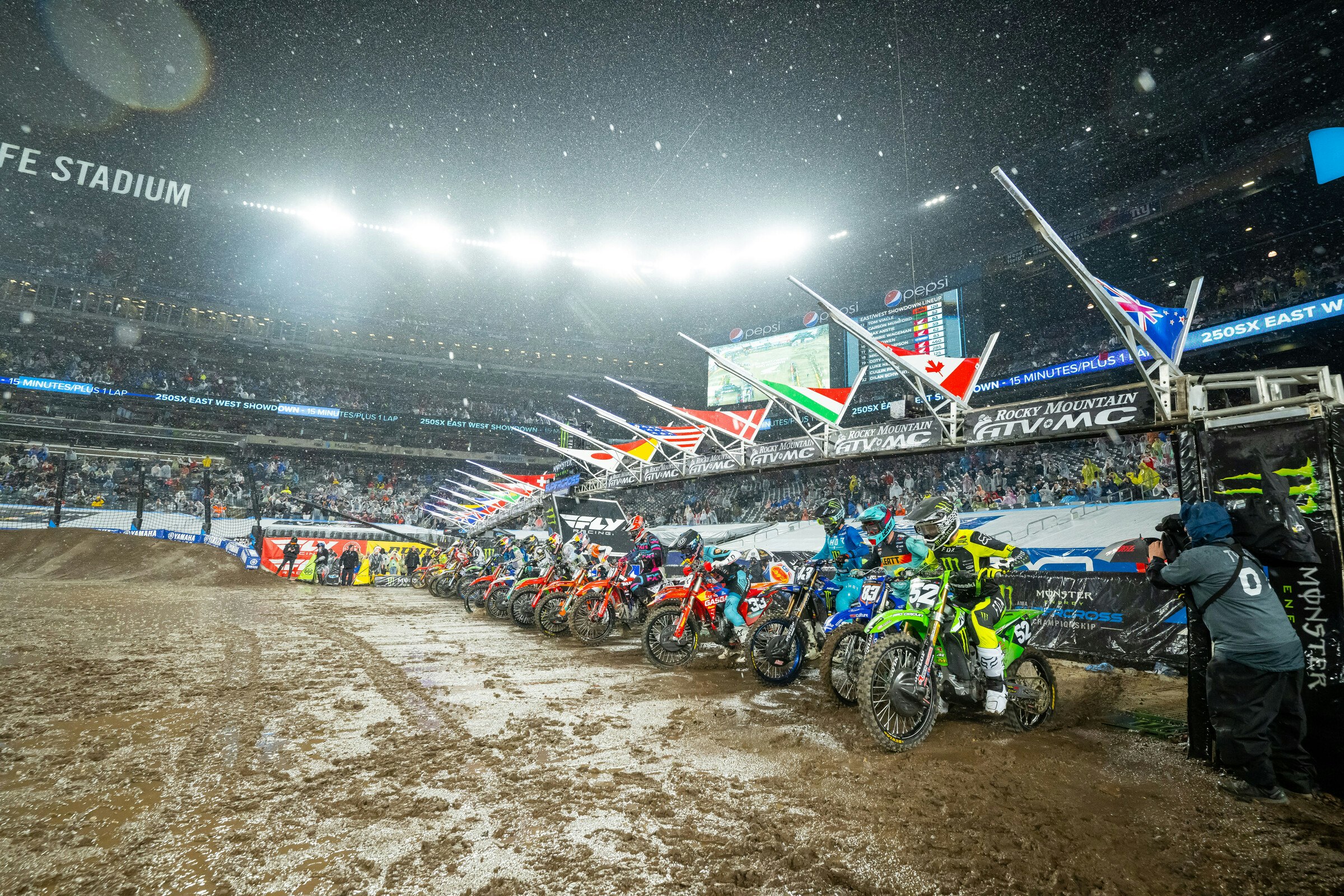 Points Change Made for 2024 AMA Supercross and Pro Motocross—Now Identical