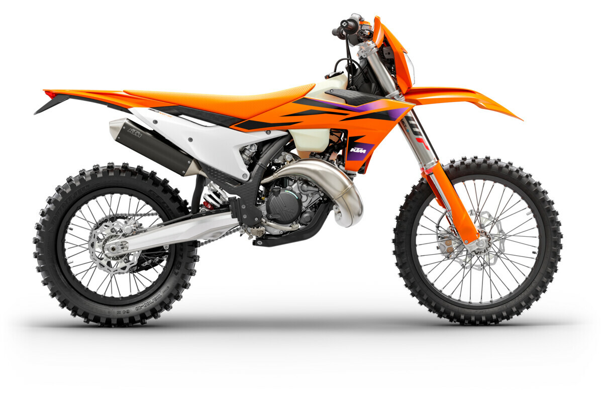 521292_MY24_KTM-150-XC-W_US_90-Right_USA-1