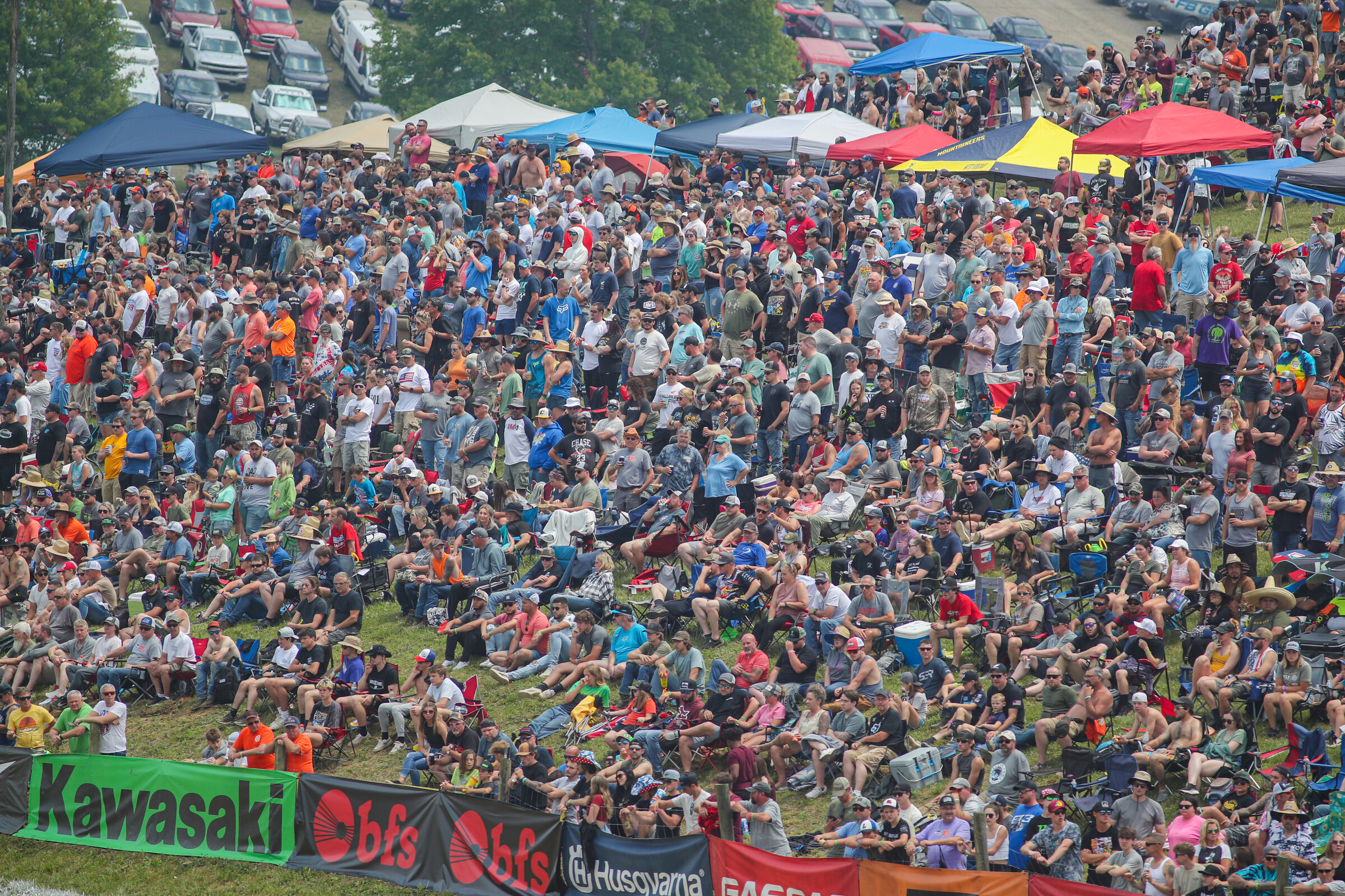 Fans packed the hills of High Point Raceway.