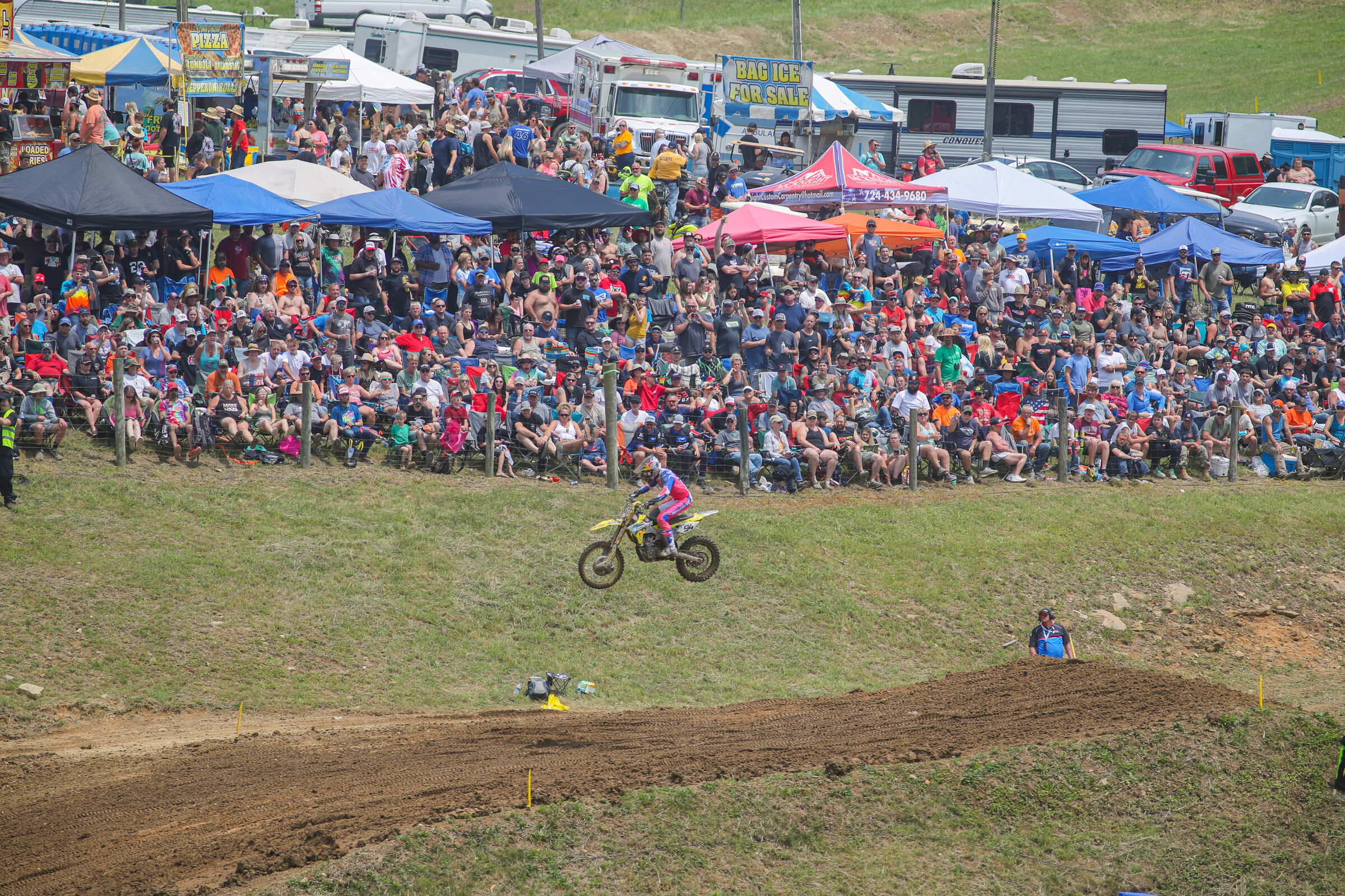 More fans watch Ken Roczen.