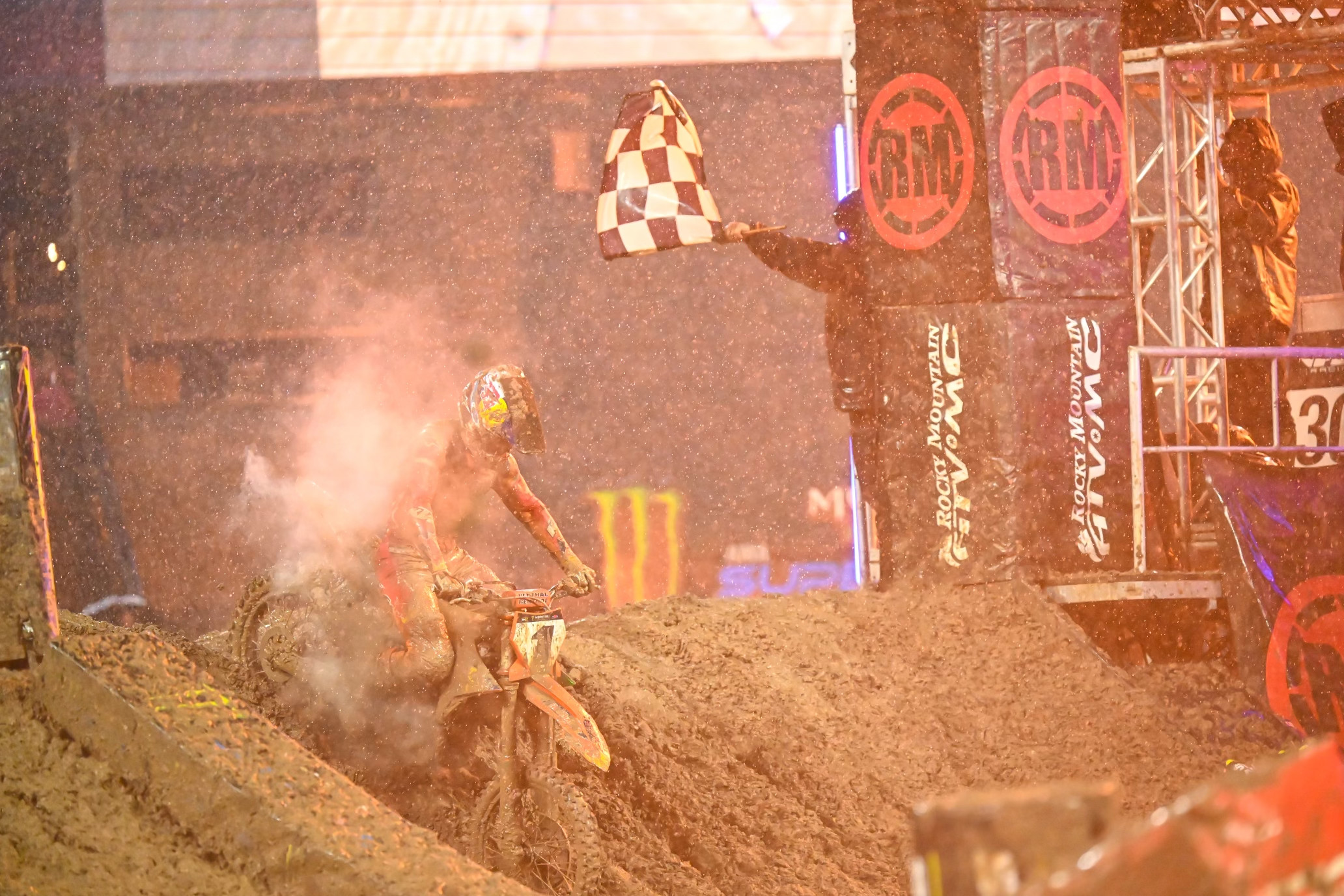 Chase Sexton claims his first win of 2024!