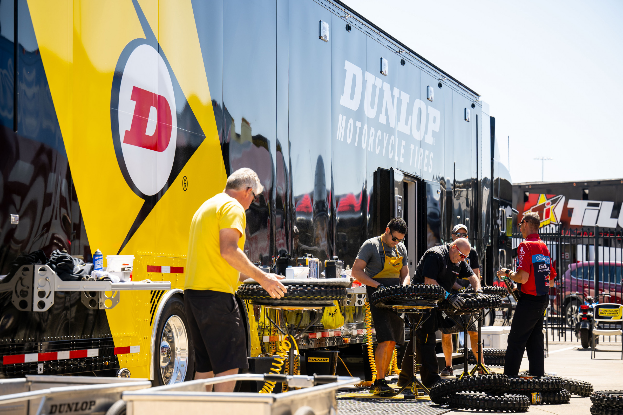 Dunlop Looking for Experienced CDL Driver