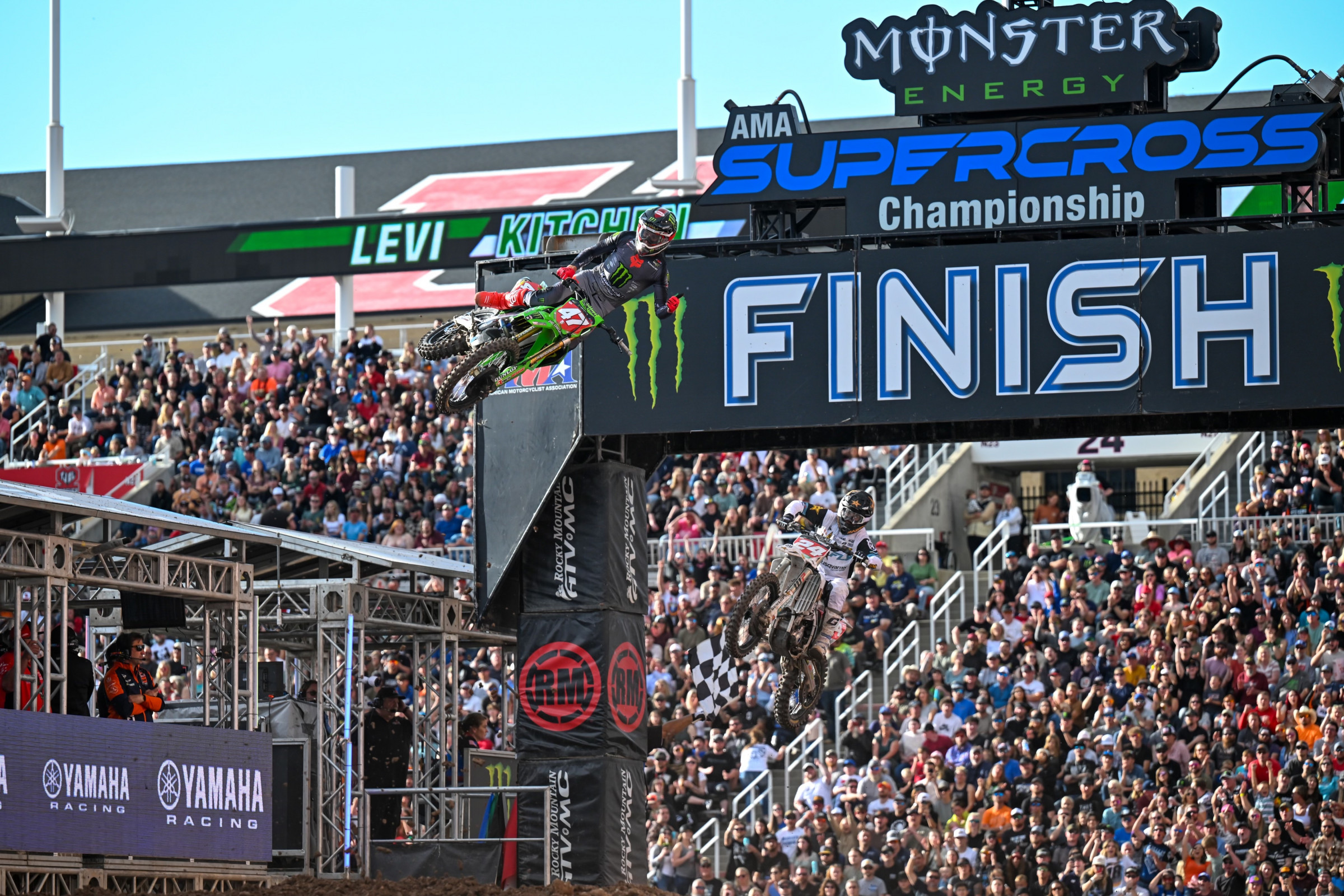 Kitchen taking the 250SX West Region heat race win over Hampshire.