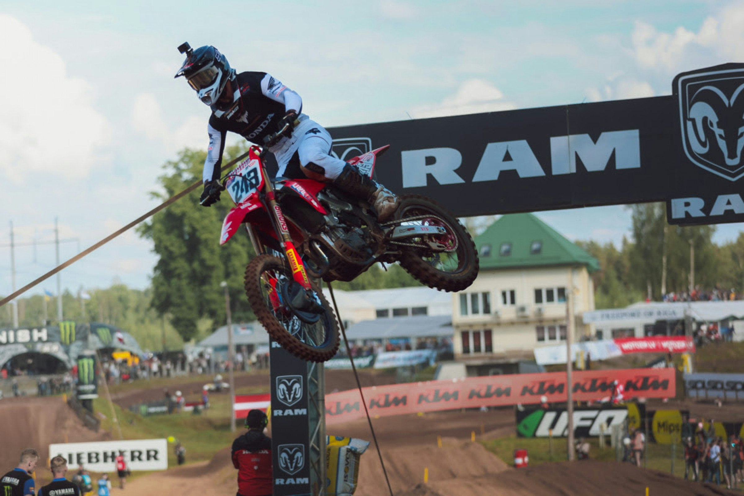 Gajser and de Wolf Claim MXGP of Latvia Qualifying Race Wins at Kegums