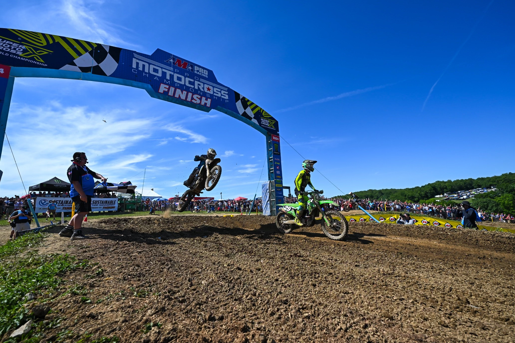 Ty Masterpool taking the race, and overall win, just barely over Haiden Deegan. Career day for Masterpool!