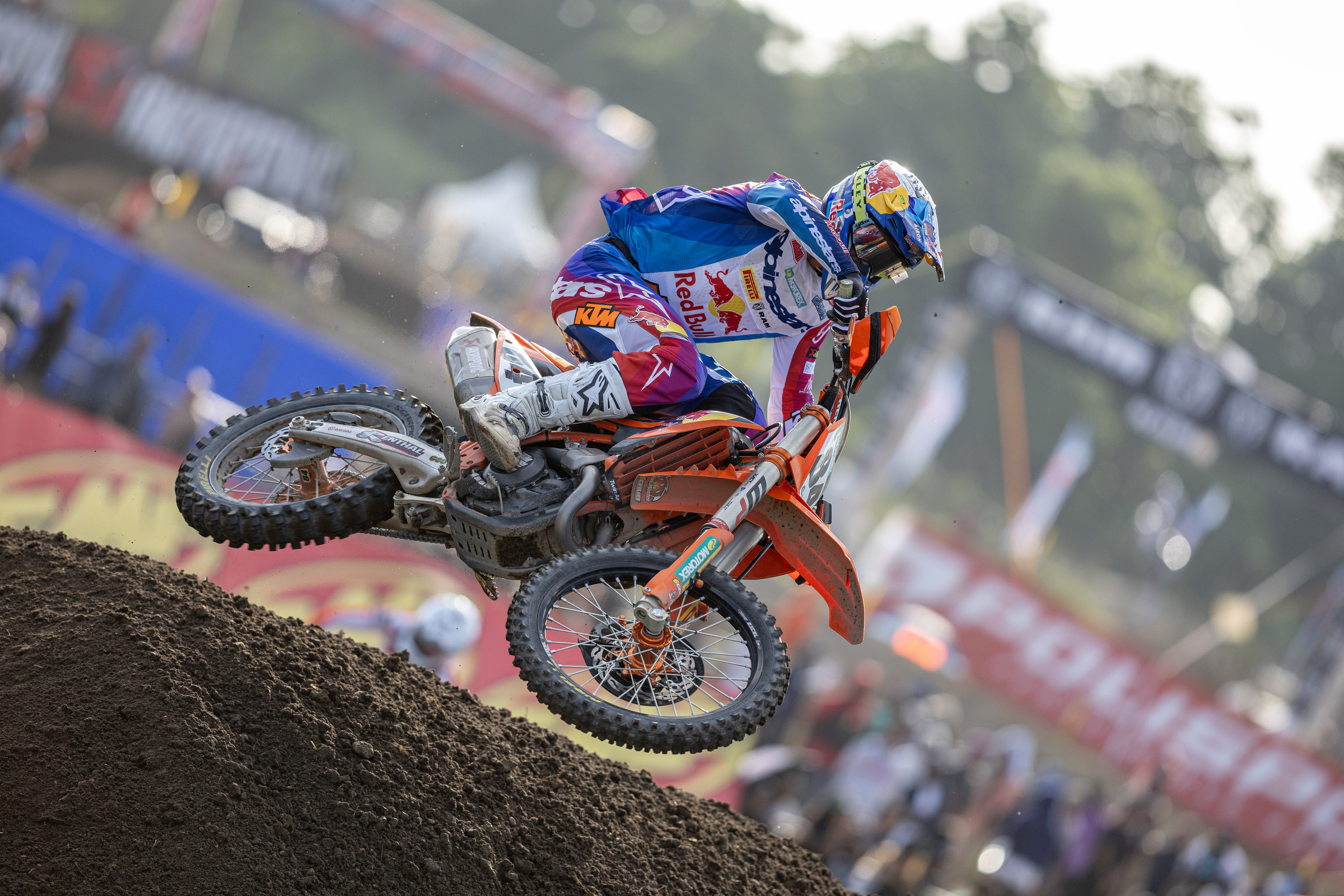 GP Report: Herlings Back to Form in Indonesia