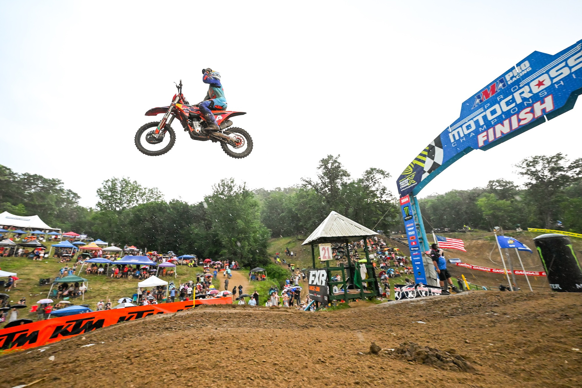 Five-straight moto wins for Chase Sexton.