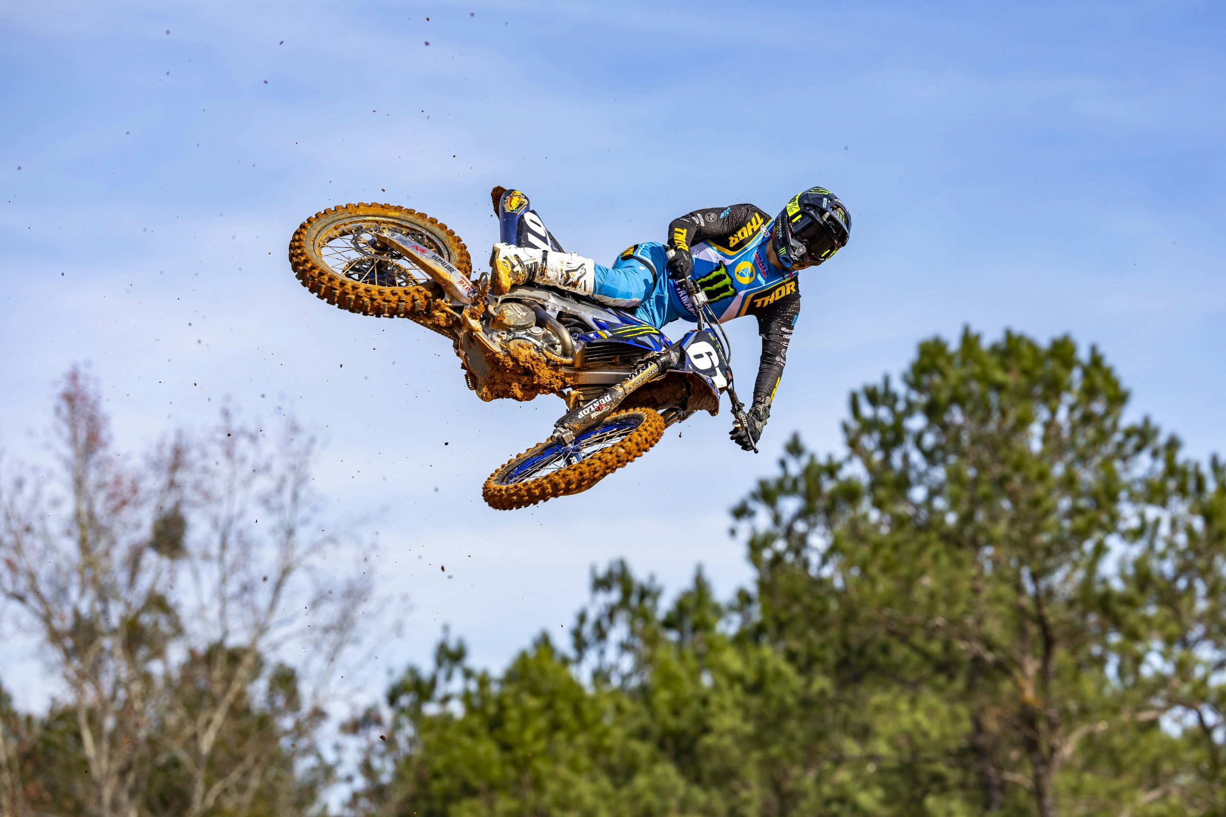 Stilez Robertson is Back Riding the Turn Track, Over 230 Days After Wrist Injury