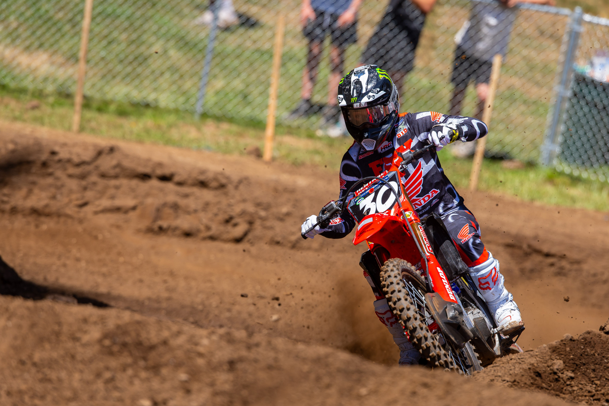 Jo Shimoda's intensity late in the motos has been high lately.