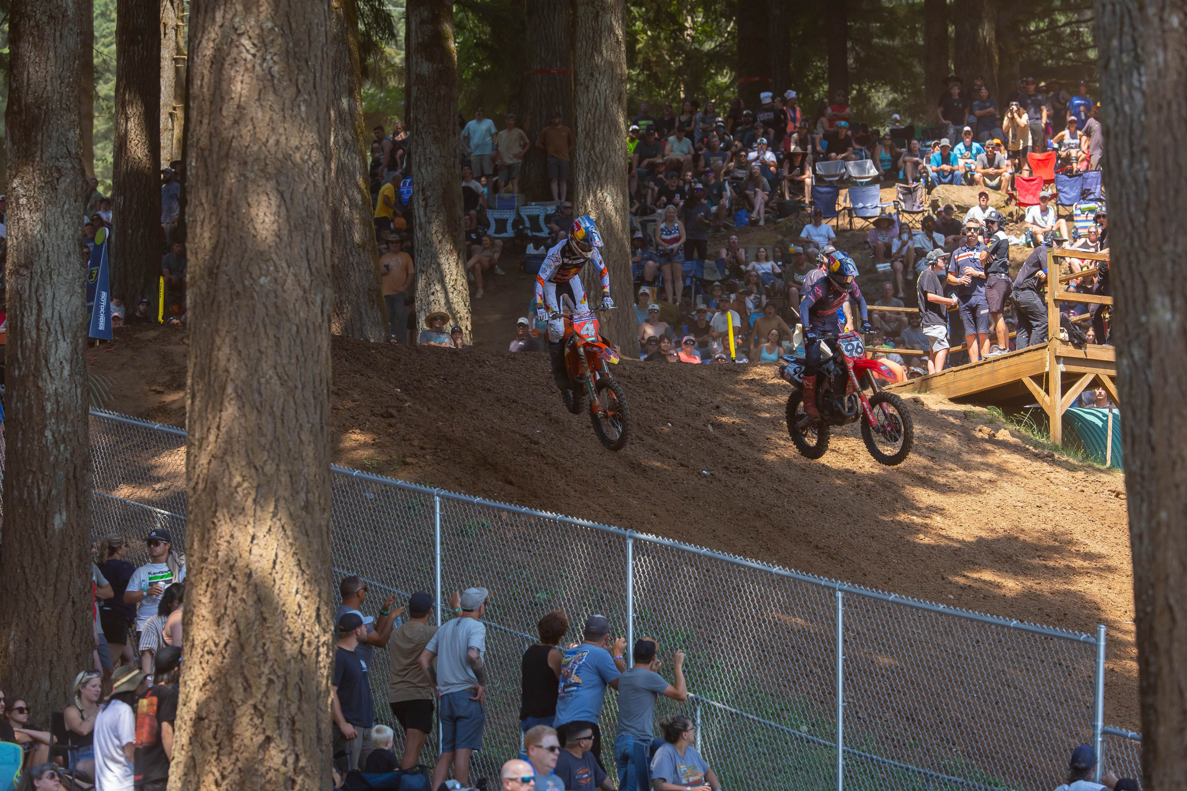 Lawrence crashed while leading Sexton in moto one of Washougal. He couldn't hold Sexton back in the second moto.