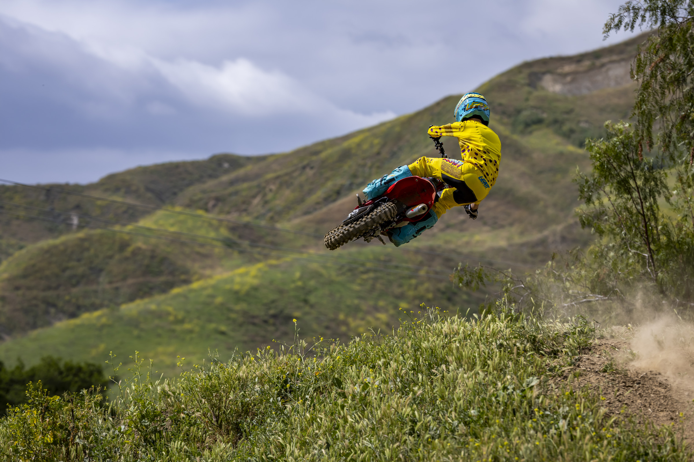 GM_240425_LEATT_3090